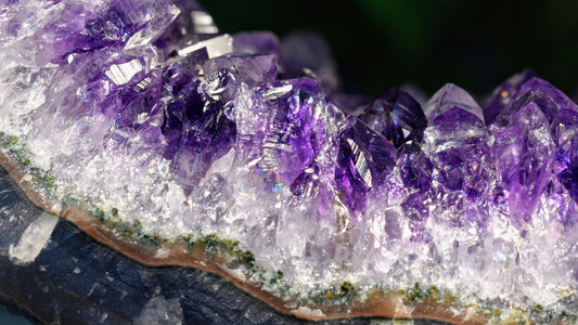 Amethyst: Wirkung & Anwendung des Steins für Spiritualität & Ruhe