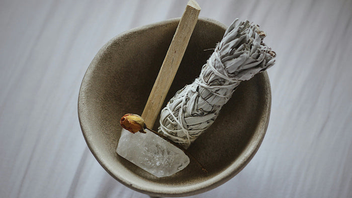 Spirituelles Reinigungsritual: Anleitung für dein neues Zuhause – spirituelle Bedeutung & Wissen | Temple of Desire