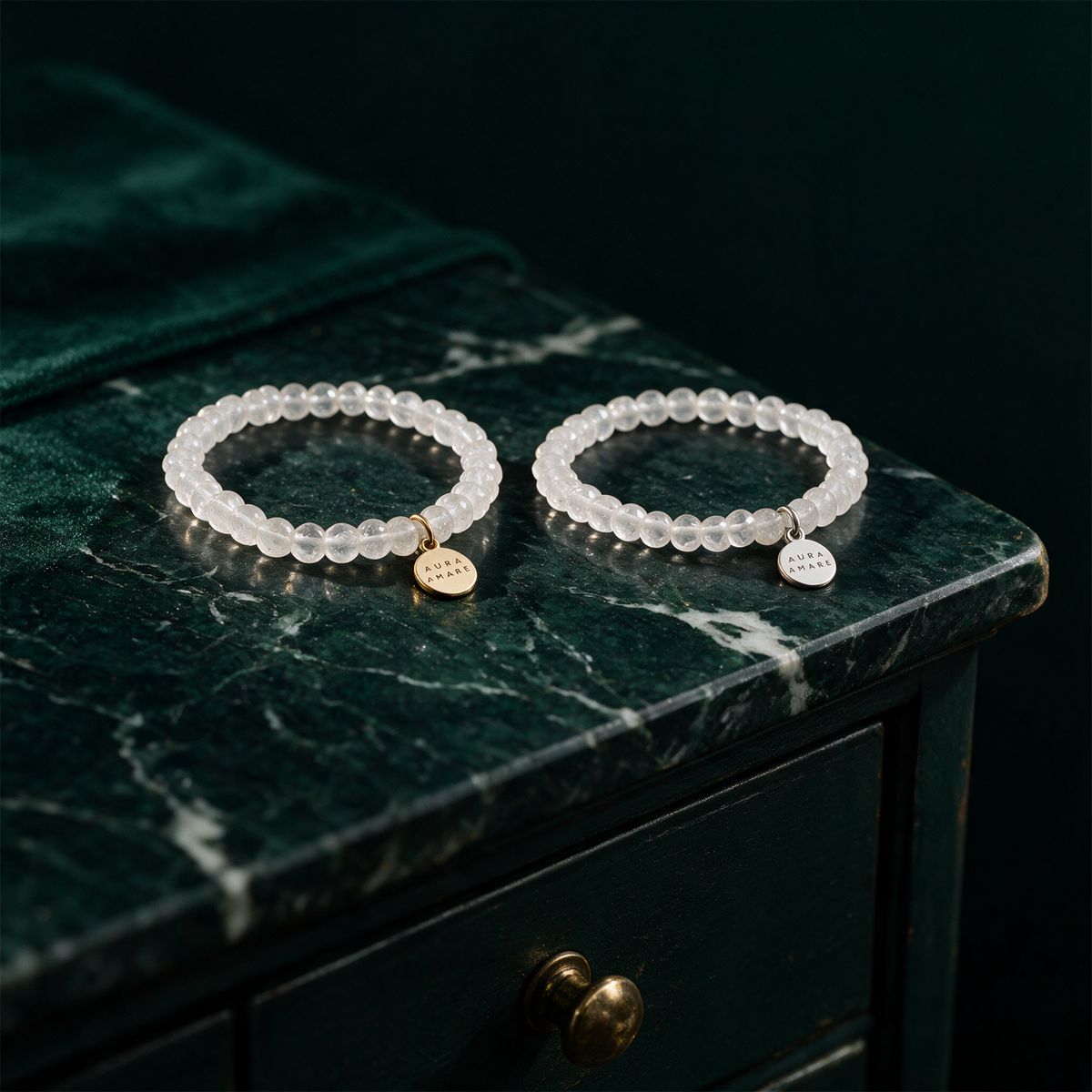 Kinder Bergkristall Armband | Edelstein-Armband für Klarheit & Konzentration – Anwendung vor tiefem Smaragdgrün