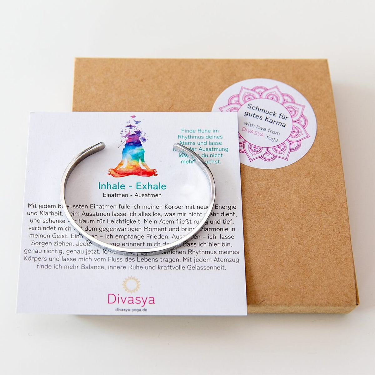 Armreif „Inhale – Exhale“ silber | Yoga-Schmuck mit Gravur