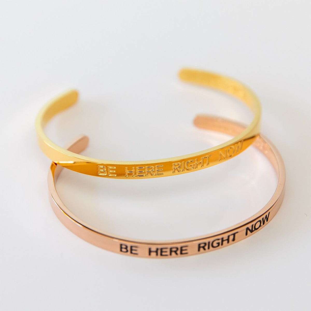 Armreif 'Be here right now' | Vergoldet mit Gravur