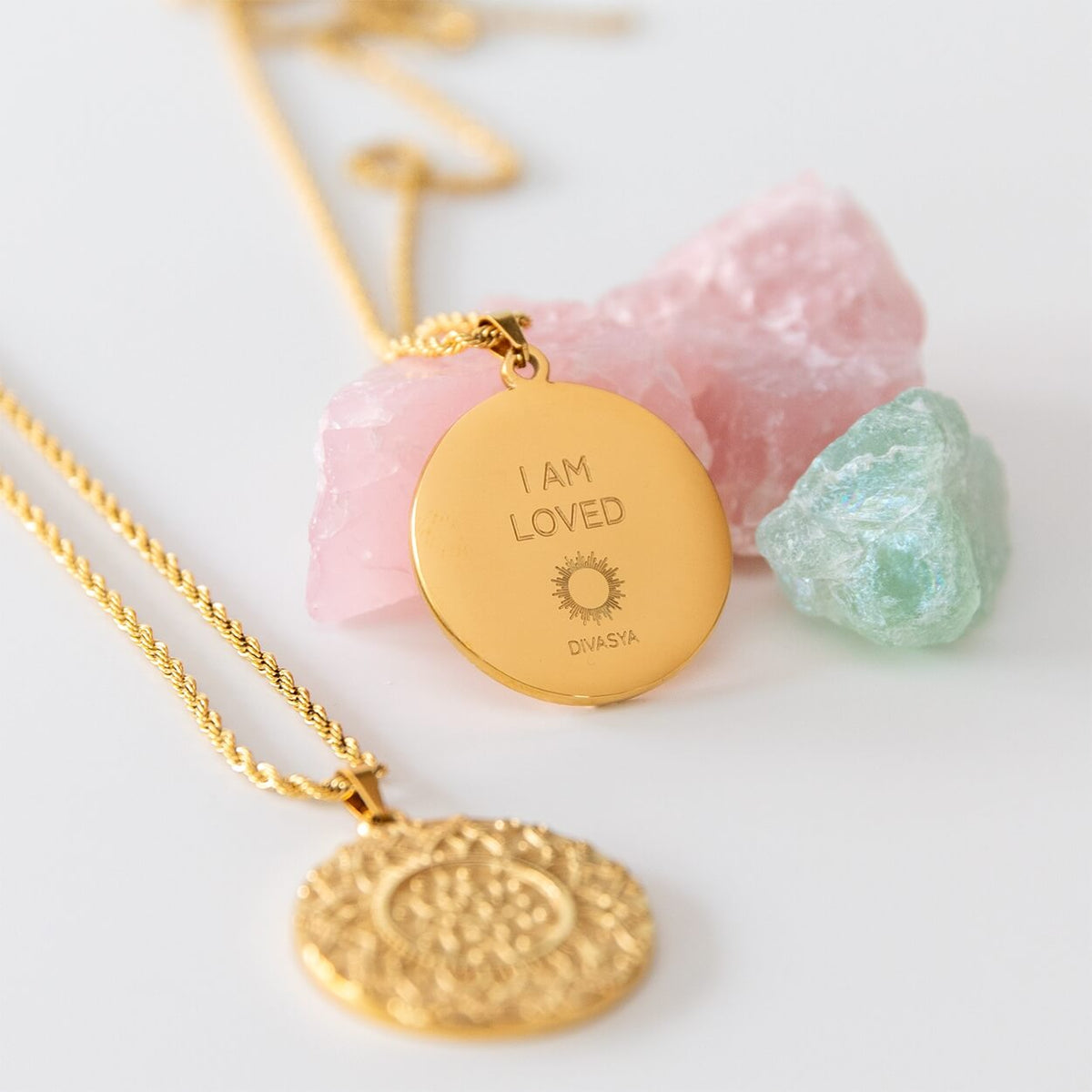 Mandala-Kette „I am loved“ als bedeutungsvolle Geschenkidee