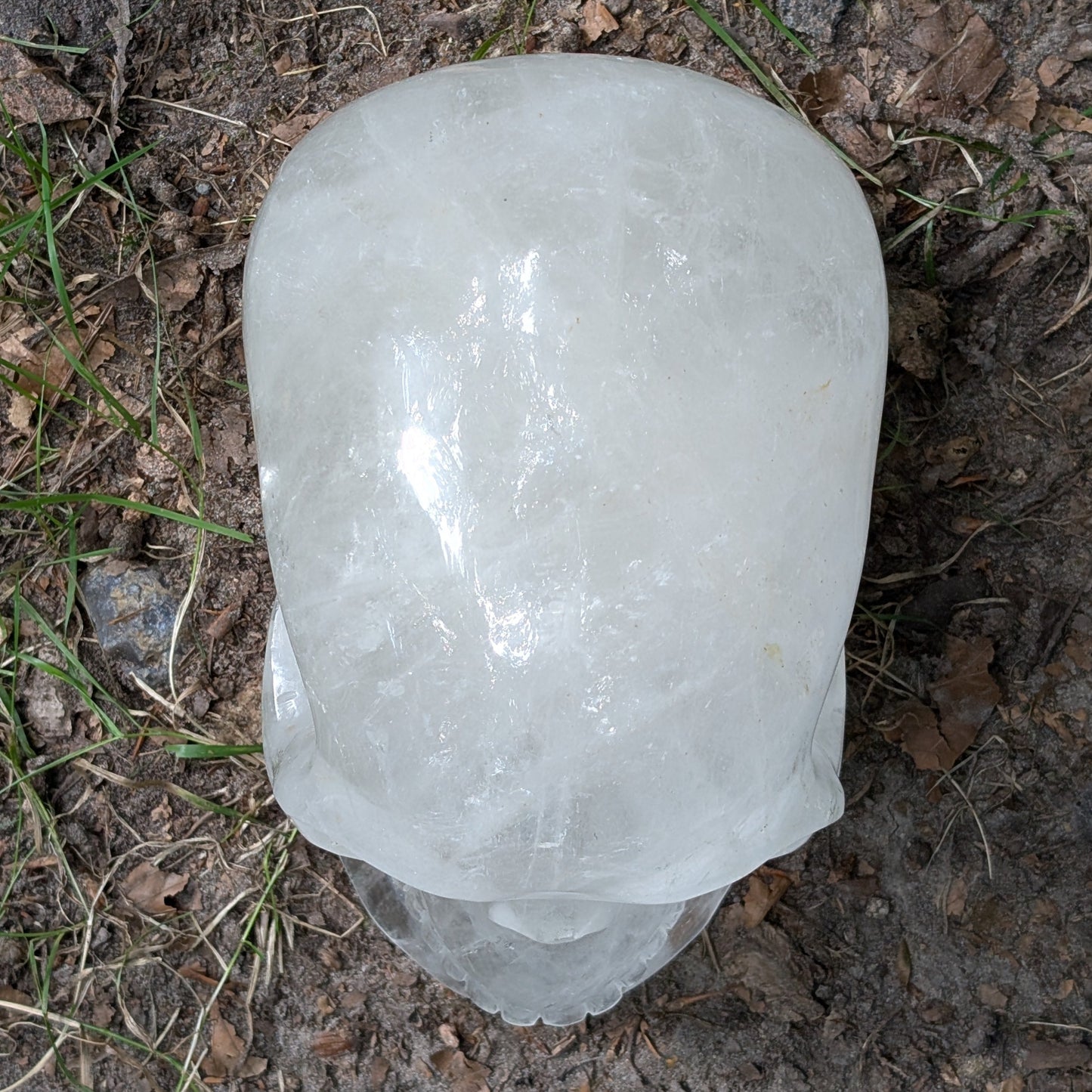 Kristallschädel "Dhanvantari" aus milchigem Quarz.