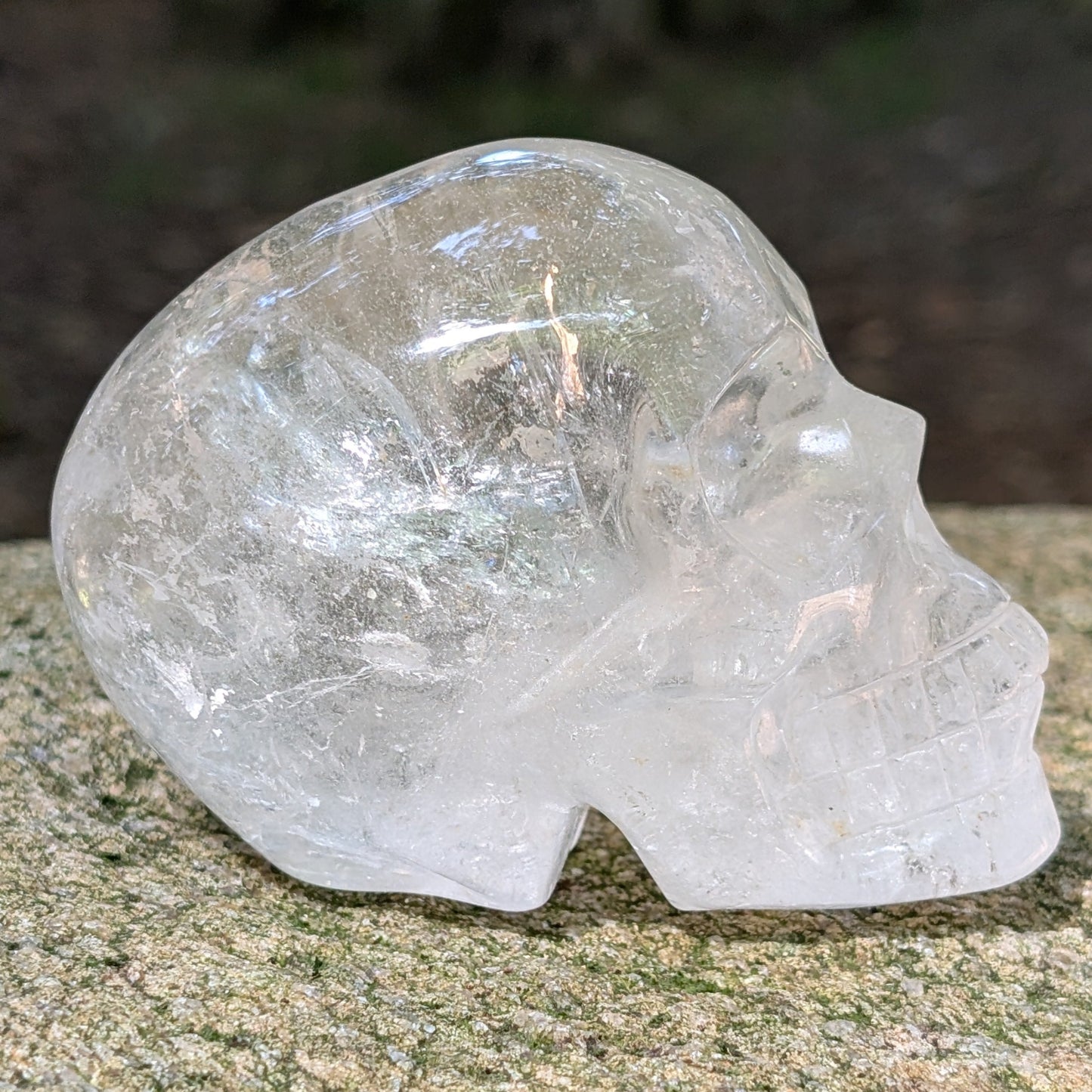 Kristallschädel "Meister des Lichts" aus klarem Bergkristall.