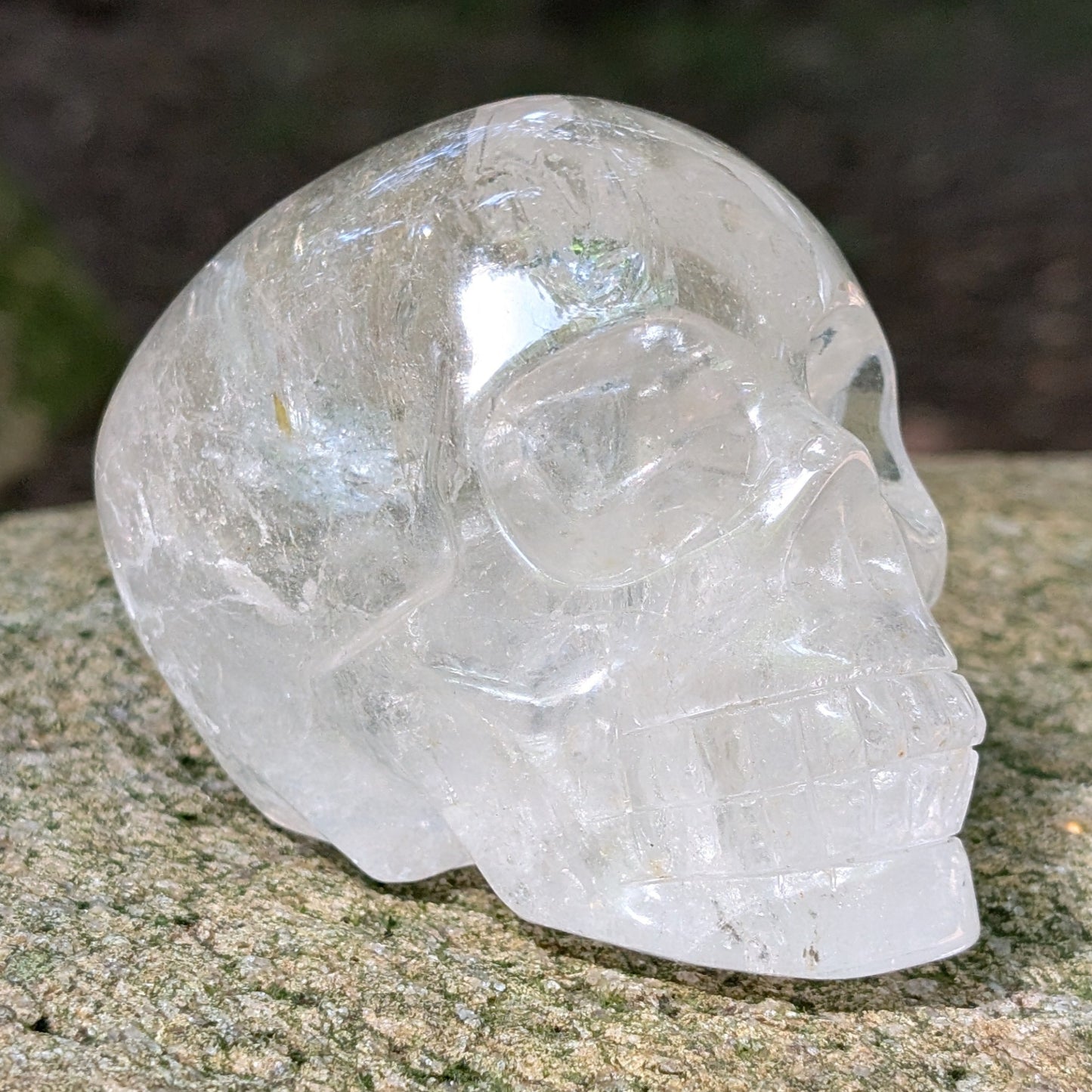 Kristallschädel "Meister des Lichts" aus klarem Bergkristall.
