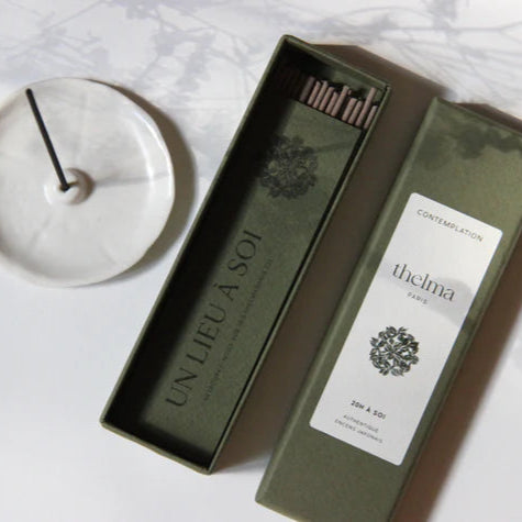 Thelma Paris Contemplation Raeucherstaebchen mit dem Duft von Violette Zypresse und Sandelholz