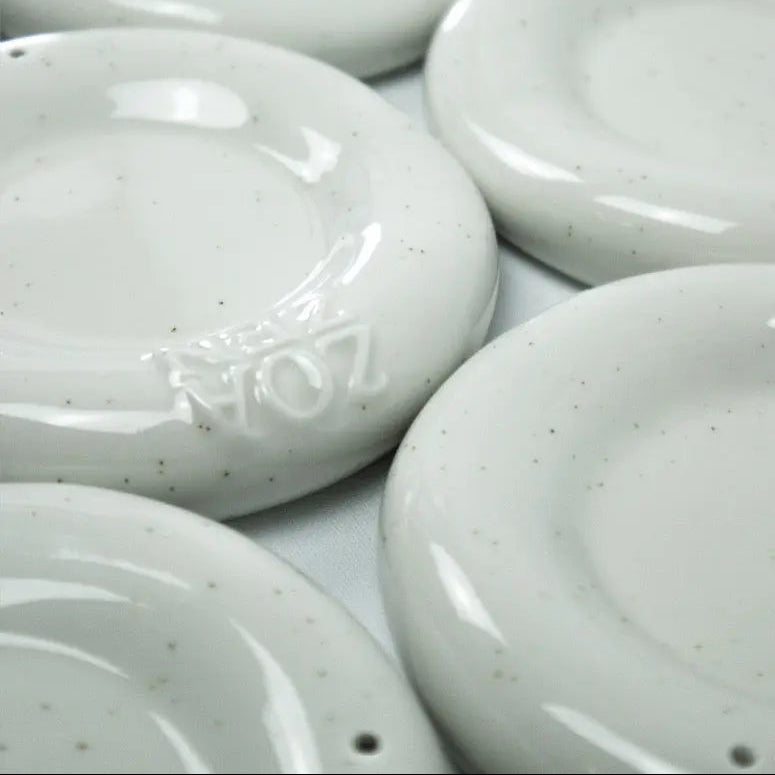 Zen Holder Räucherschale im Wohnraum dekoriert