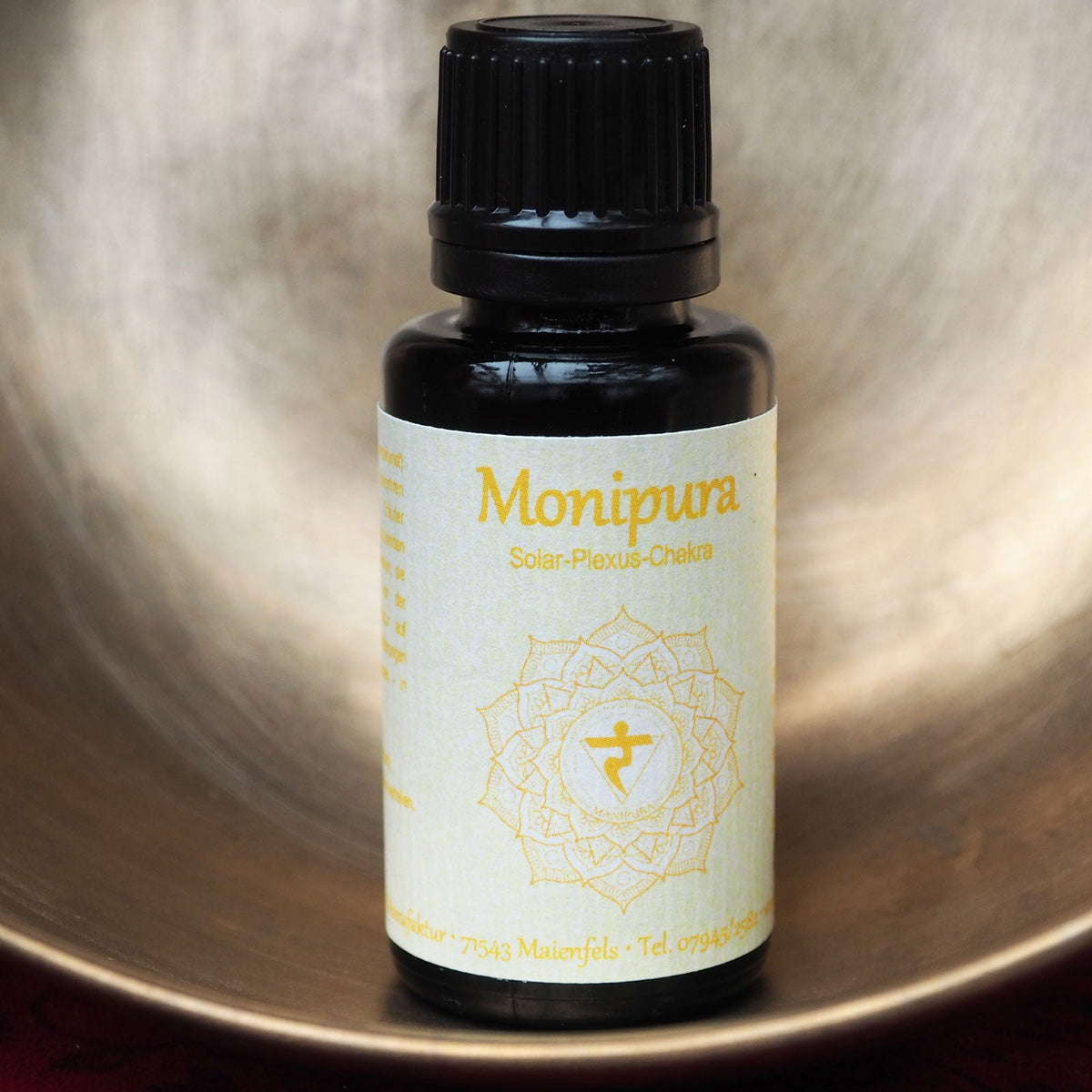 Monipura Chakraöl von Maienfelser Naturkosmetik in der Braunglasflasche