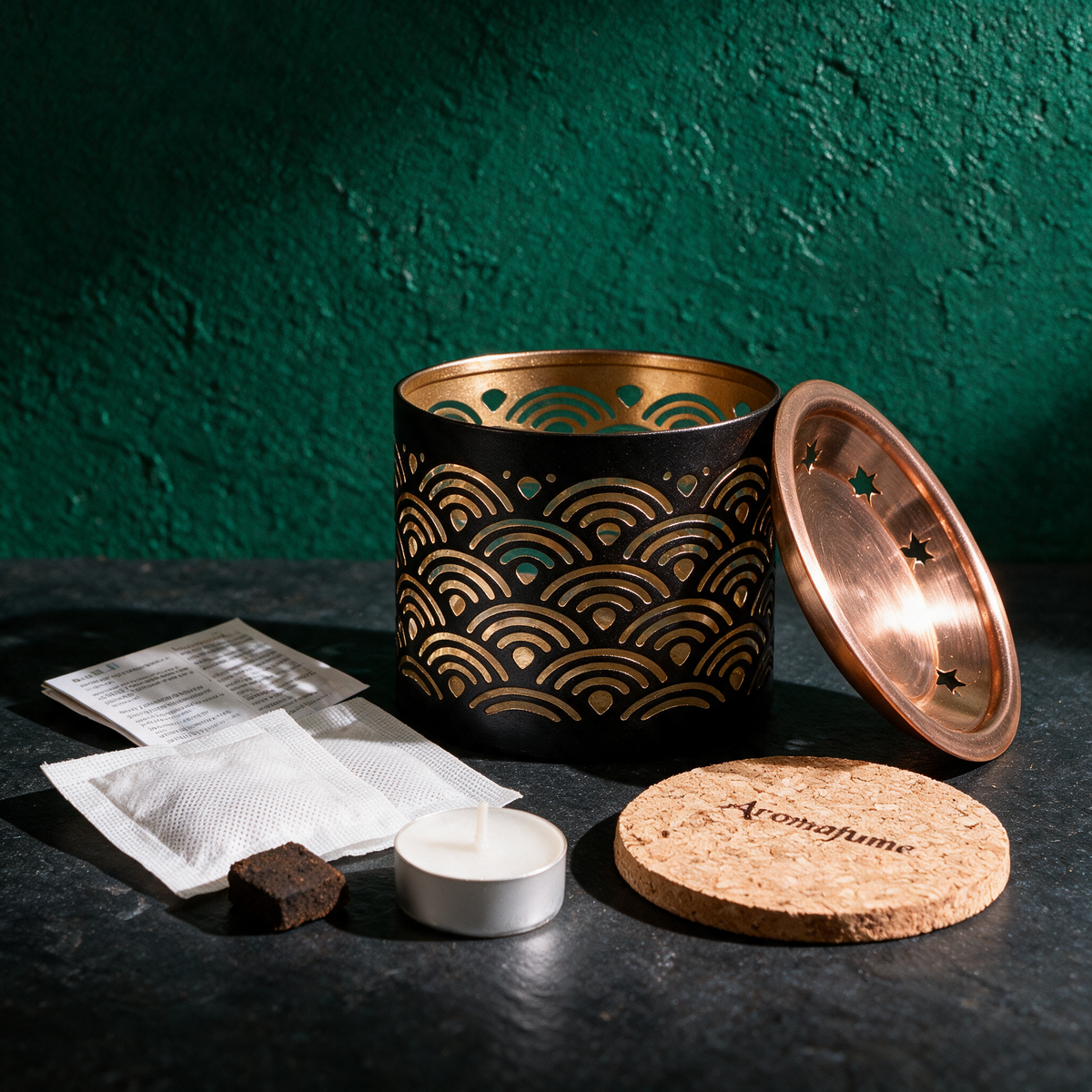 Aromafume Exotic Incense Diffuser | Räuchern ohne Rauch & Asche – reine Produktansicht in der smaragdgrünen Temple-of-Desire-Bildwelt