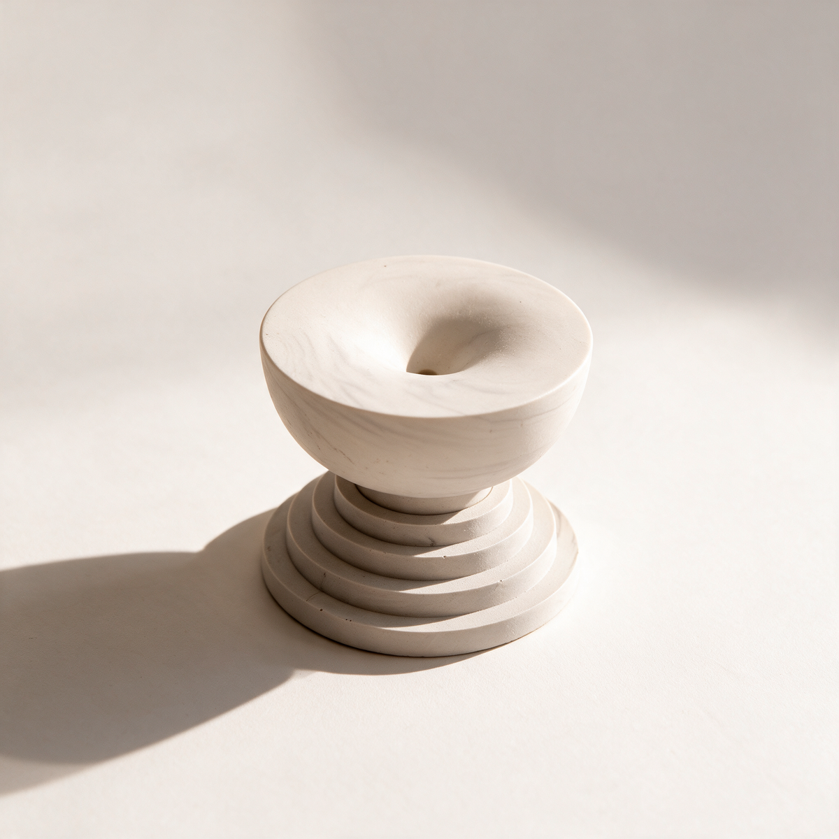 Scala Räucherstäbchenhalter | Jesmonite in Marmoroptik, 7 cm – variant light-marble-finish, Variante Light marble finish in der Temple-of-Desire-Bildwelt