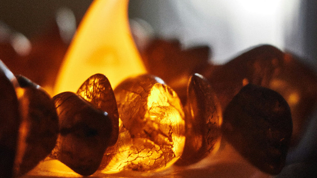 Echten Bernstein erkennen: 3 einfache Tests für zu Hause