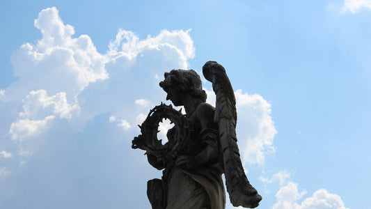 Engel-Hierarchien: Esoterische Bedeutung & Schutzengel