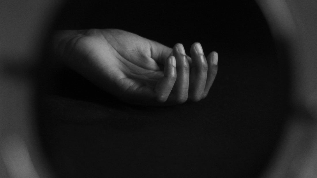 Obsidian: Dunkler Spiegel der Seele - Wissenschaft & Spiritualität