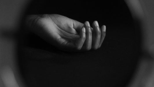 Obsidian: Dunkler Spiegel der Seele - Wissenschaft & Spiritualität