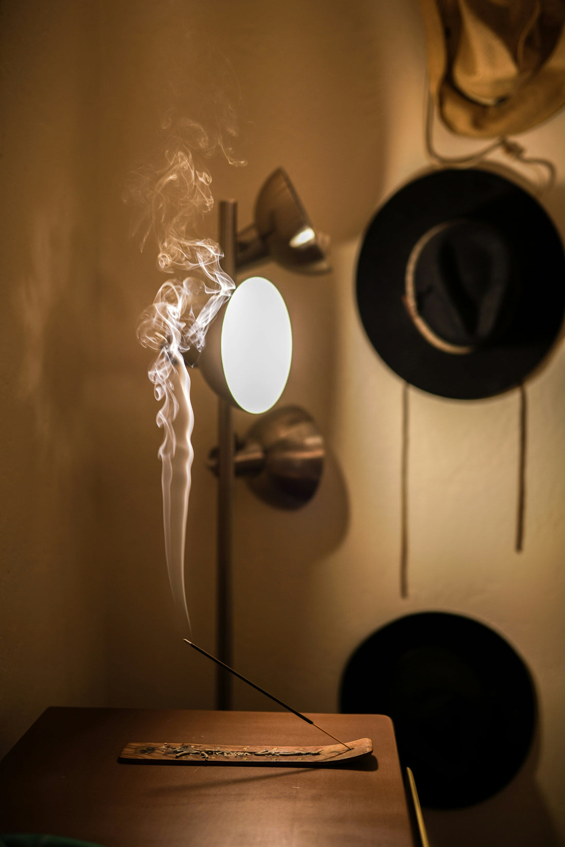 Haus energetisch reinigen: Räucherwerk, Kristalle & mehr