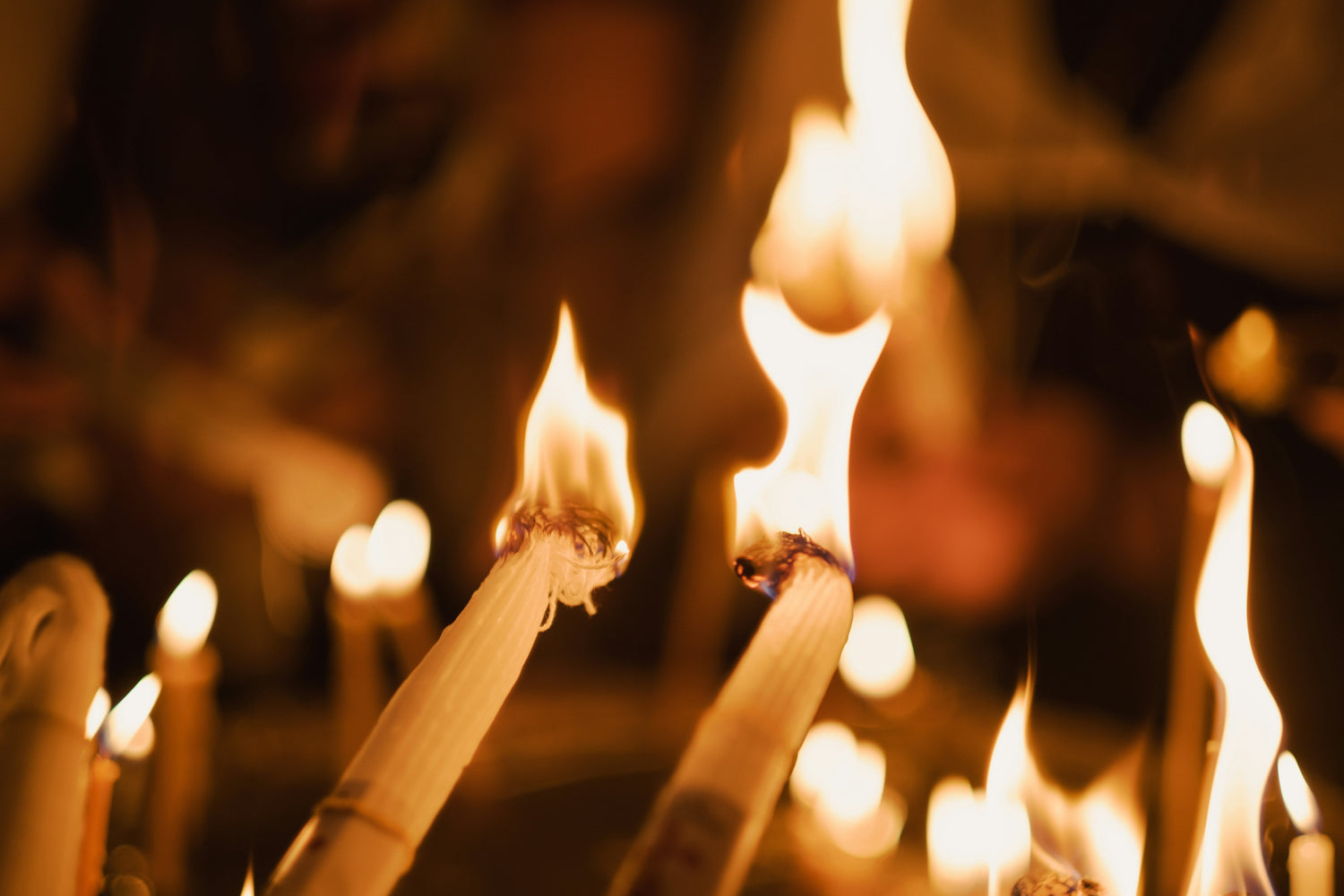 Ritualkerzen: Magie & Achtsamkeit im Alltag – spirituelle Bedeutung & Wissen | Temple of Desire