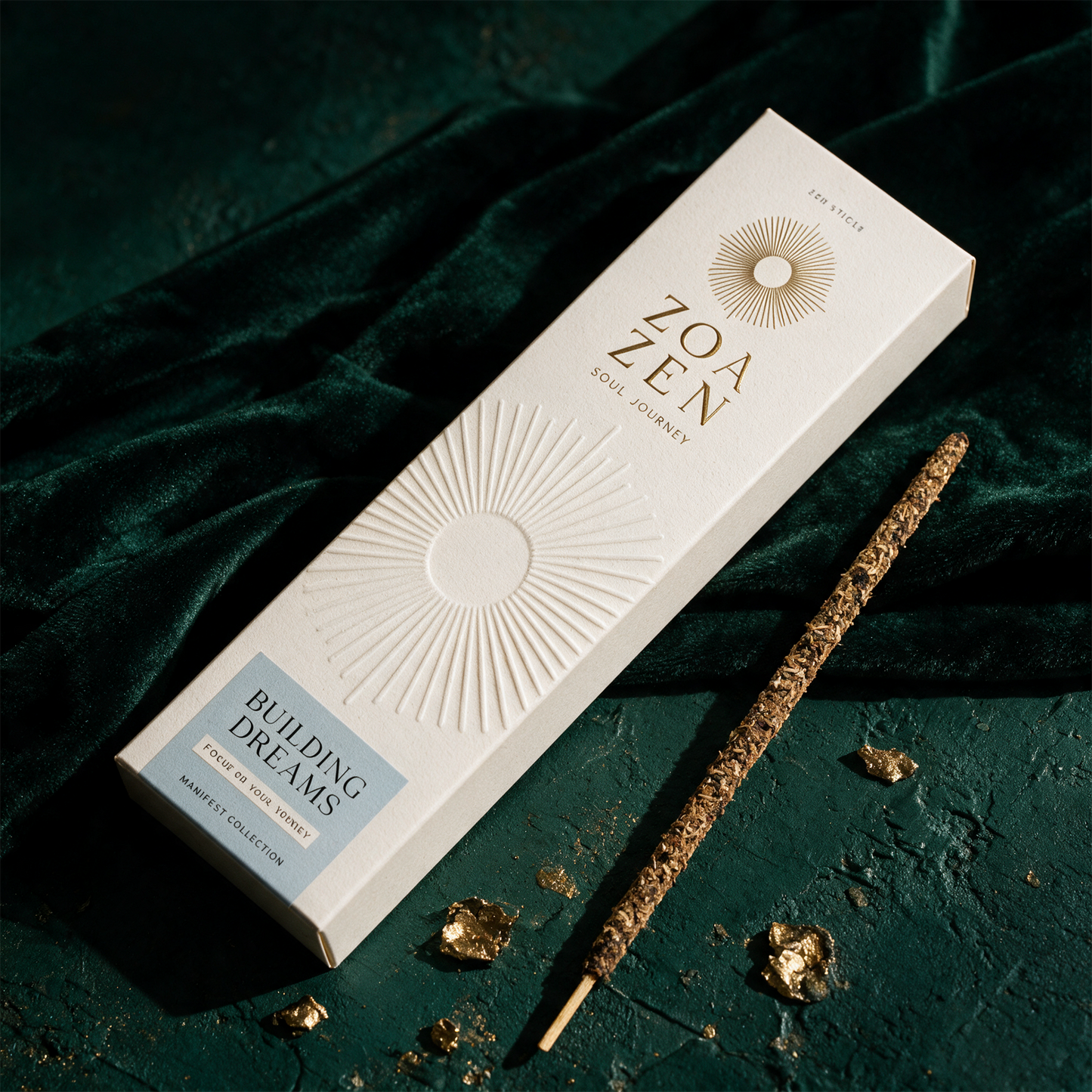 Building Dreams Zen Sticks | Palo Santo RÃ¤ucherstÃ¤bchen von ZoaZen â€“ alternative Produktansicht vor tiefem SmaragdgrÃ¼n