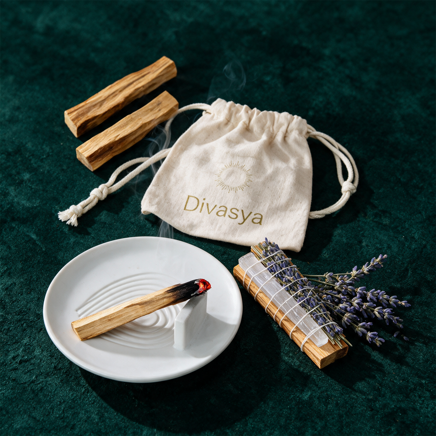 Palo Santo RÃ¤ucherset | Starter fÃ¼r Yoga & Reinigung â€“ Material- und Setansicht vor tiefem SmaragdgrÃ¼n