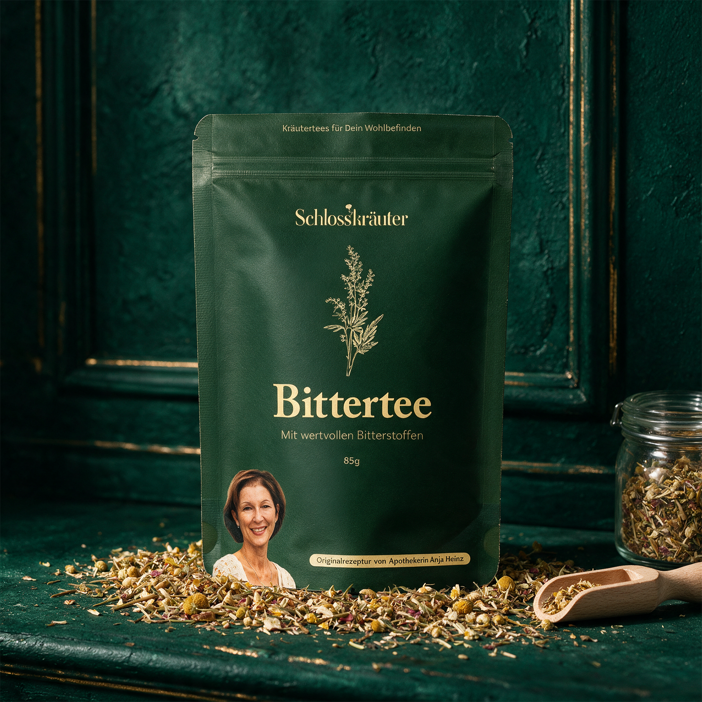 Bittertee â€“ Anwendung vor tiefem SmaragdgrÃ¼n