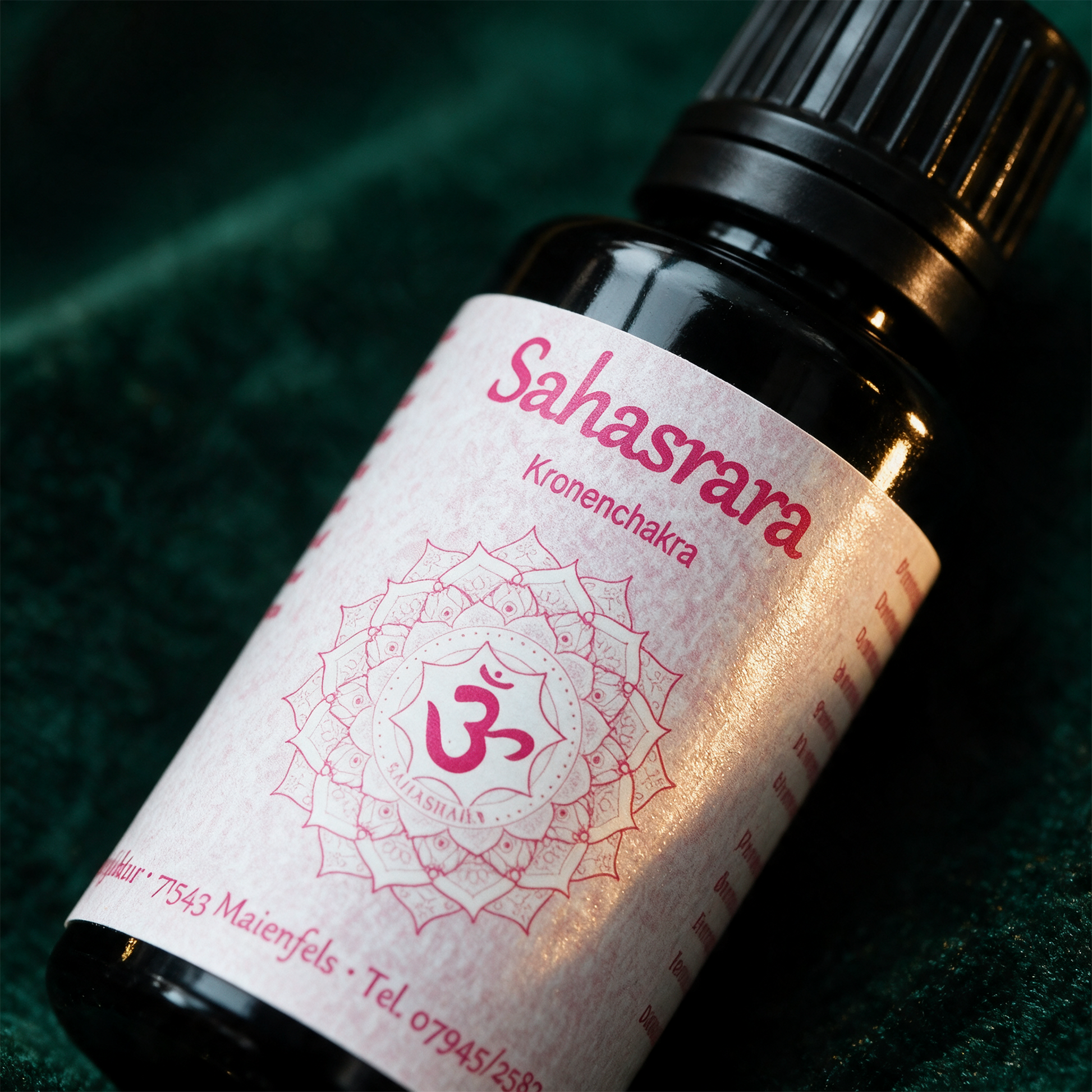 Detailansicht des Etiketts vom Sahasrara Chakraöl