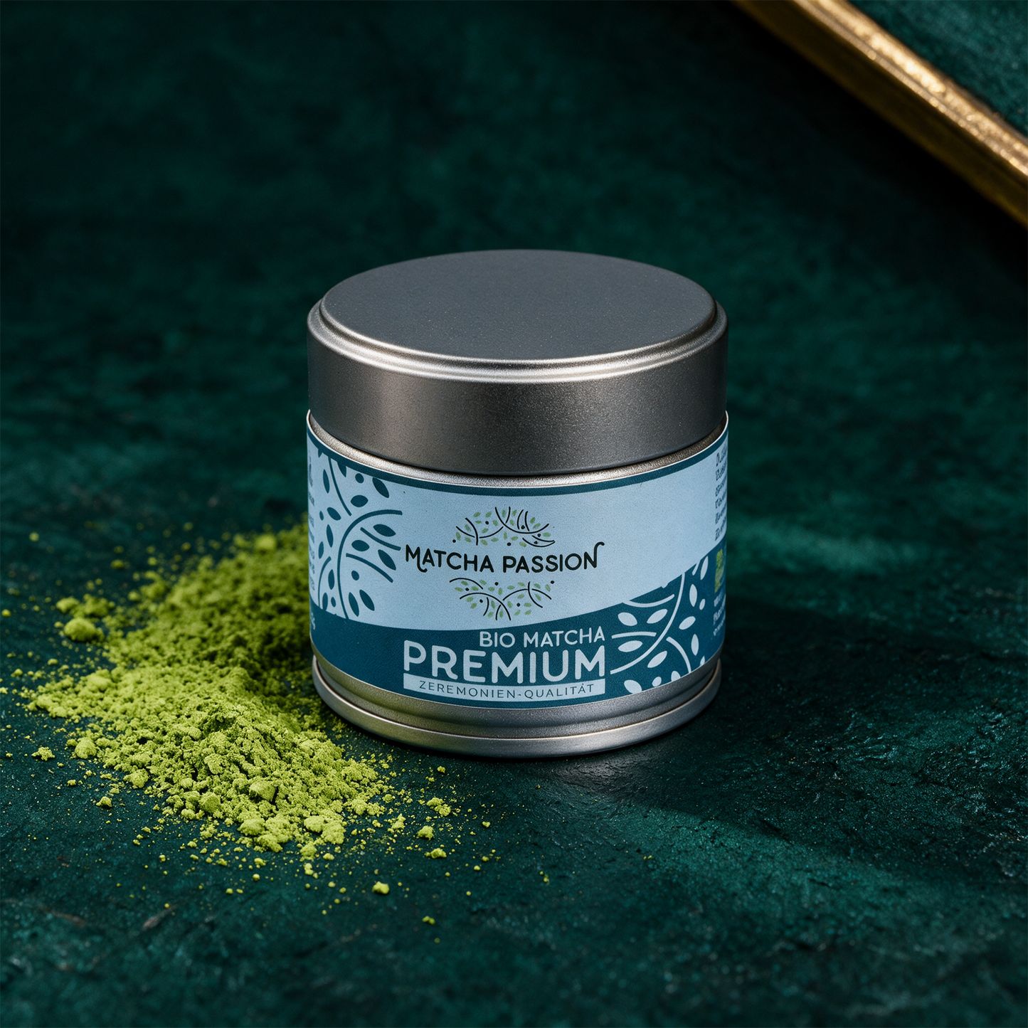 Bio Matcha Premium in der Anwendung mit Matchaschale