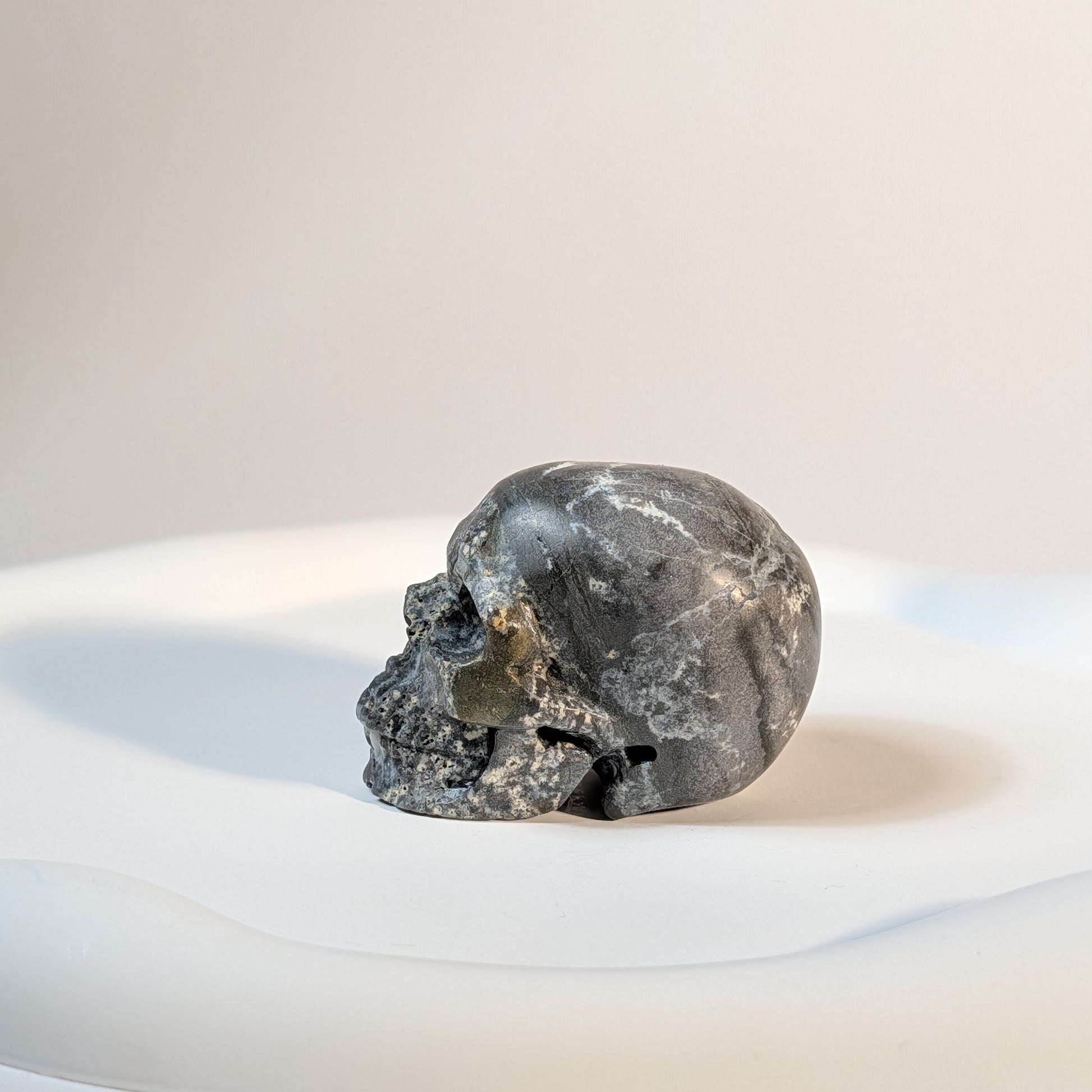 Kristallschädel Garvyn Hornstein Seitenansicht