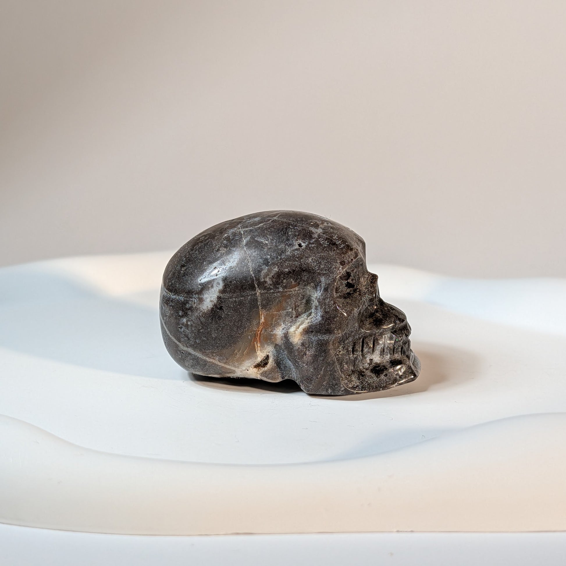 Kristallschädel Myla Pinolith Rück