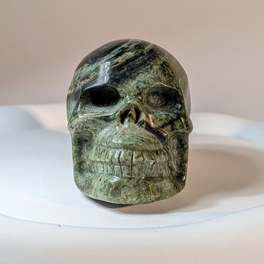Kristallschädel Sindare Serpentin 229g