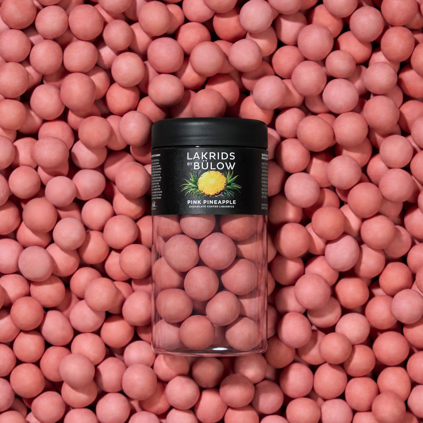 Pink Pineapple Lakritzkugeln mit rosa Zuckerhülle in Nahaufnahme