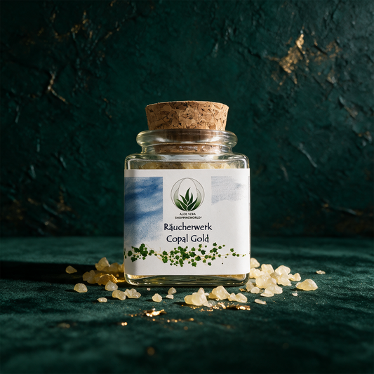 Räucherwerk "Copal Gold" Glas 50 ml – Produktansicht vor tiefem Smaragdgrün