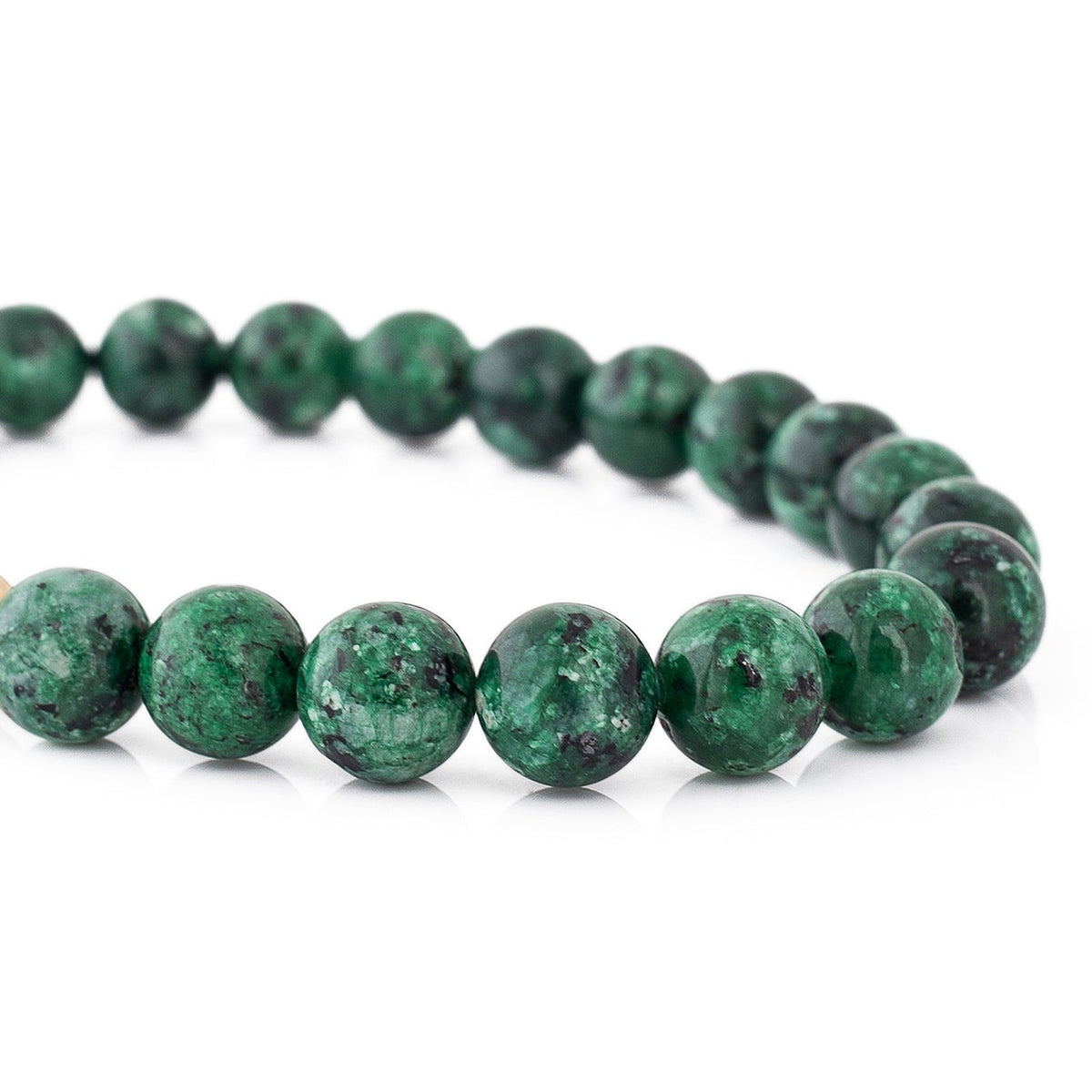 Globae Armband von Akitsune in Marble Green, Detailansicht der 8-mm-Perlen