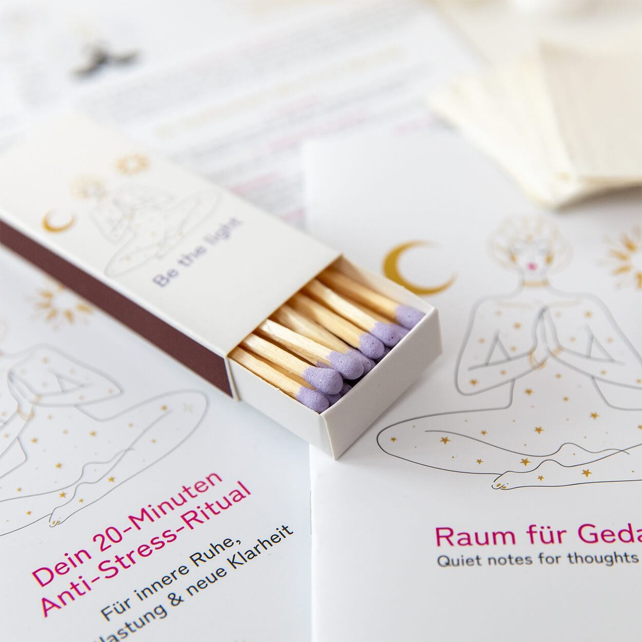 15 Ritualkerzen mit Kerzenhalter aus dem Anti-Stress Set