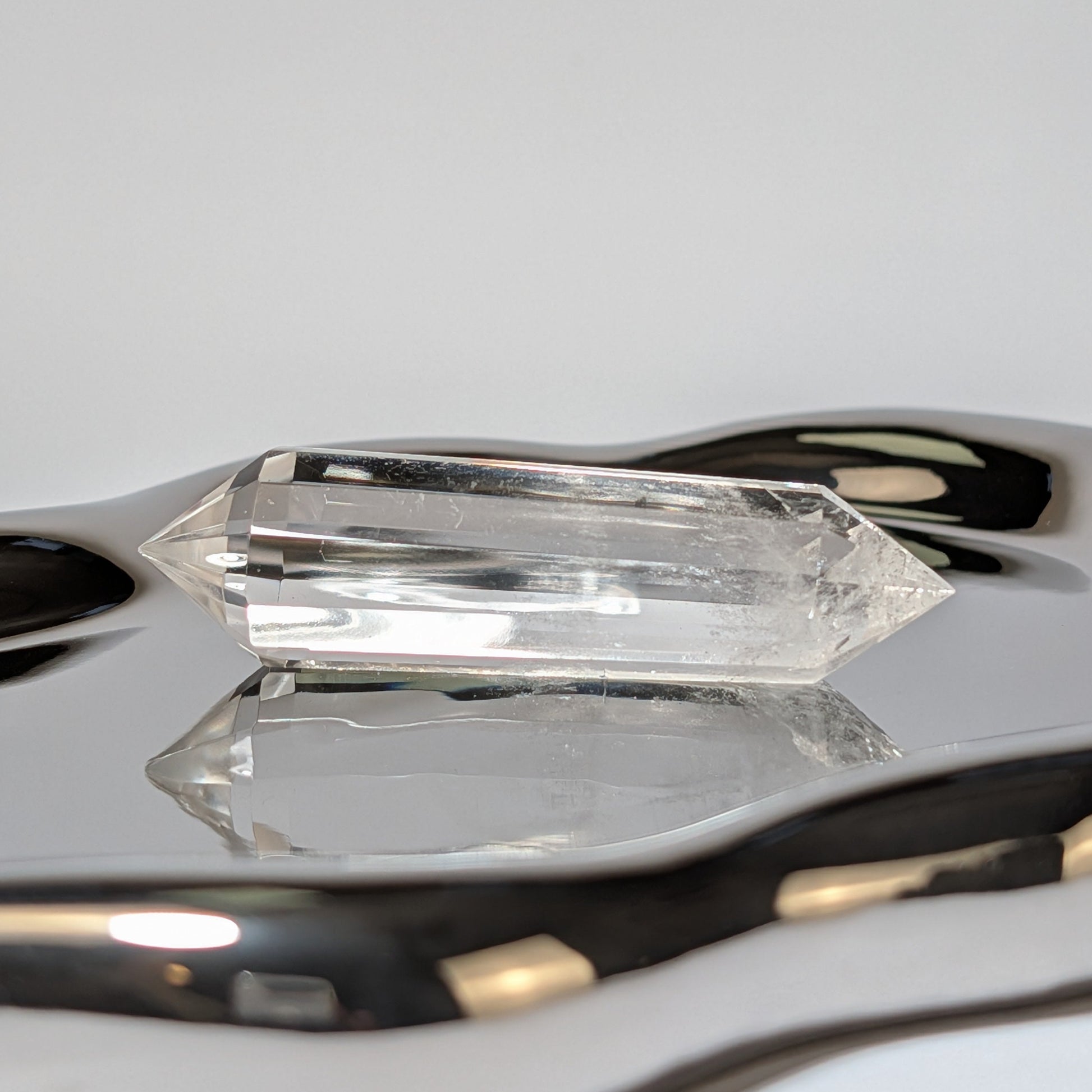 Bergkristall Vogel-Cut (34g) | Das Licht-Skalpell | Energie-Wand