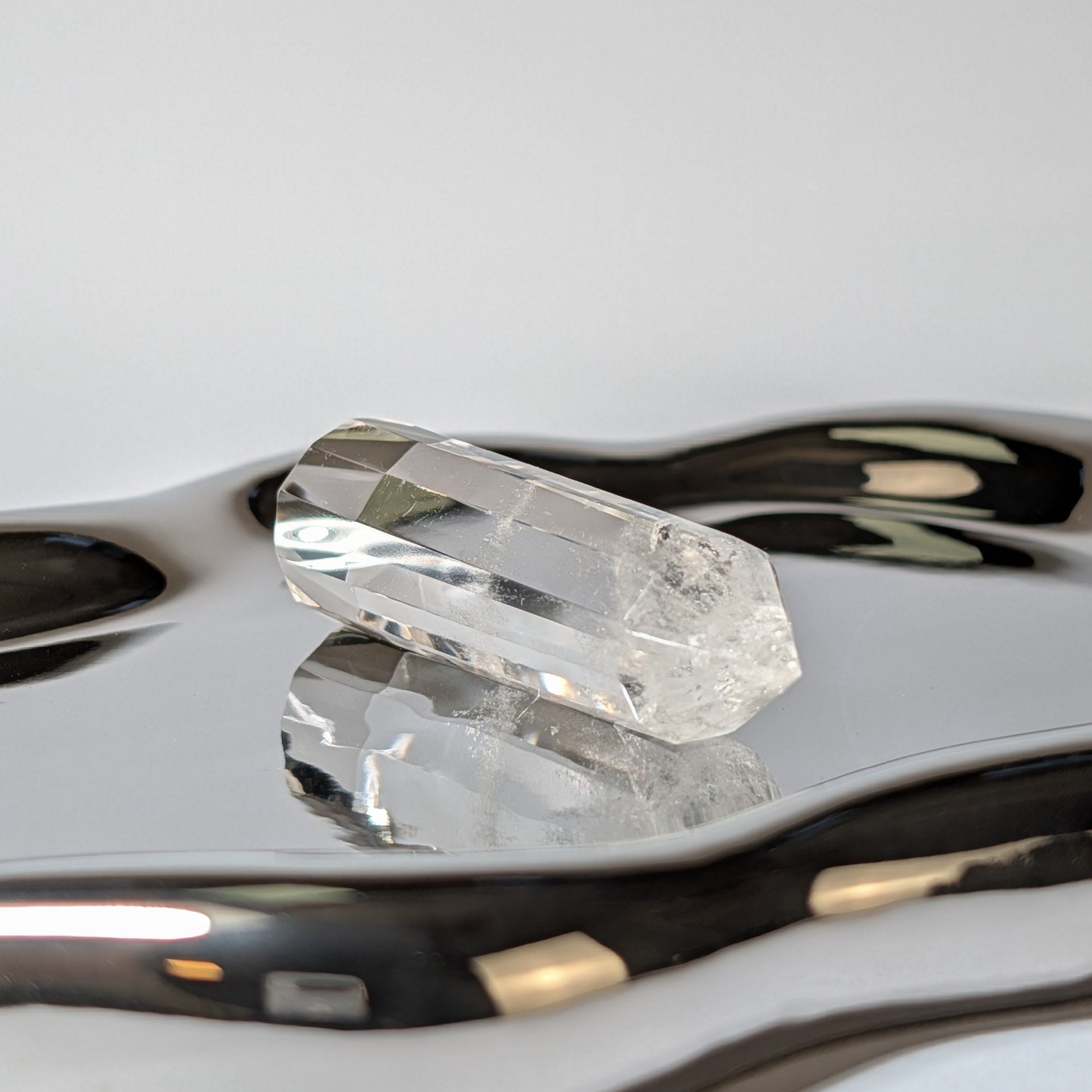 Bergkristall Vogel-Cut (34g) | Das Licht-Skalpell | Energie-Wand