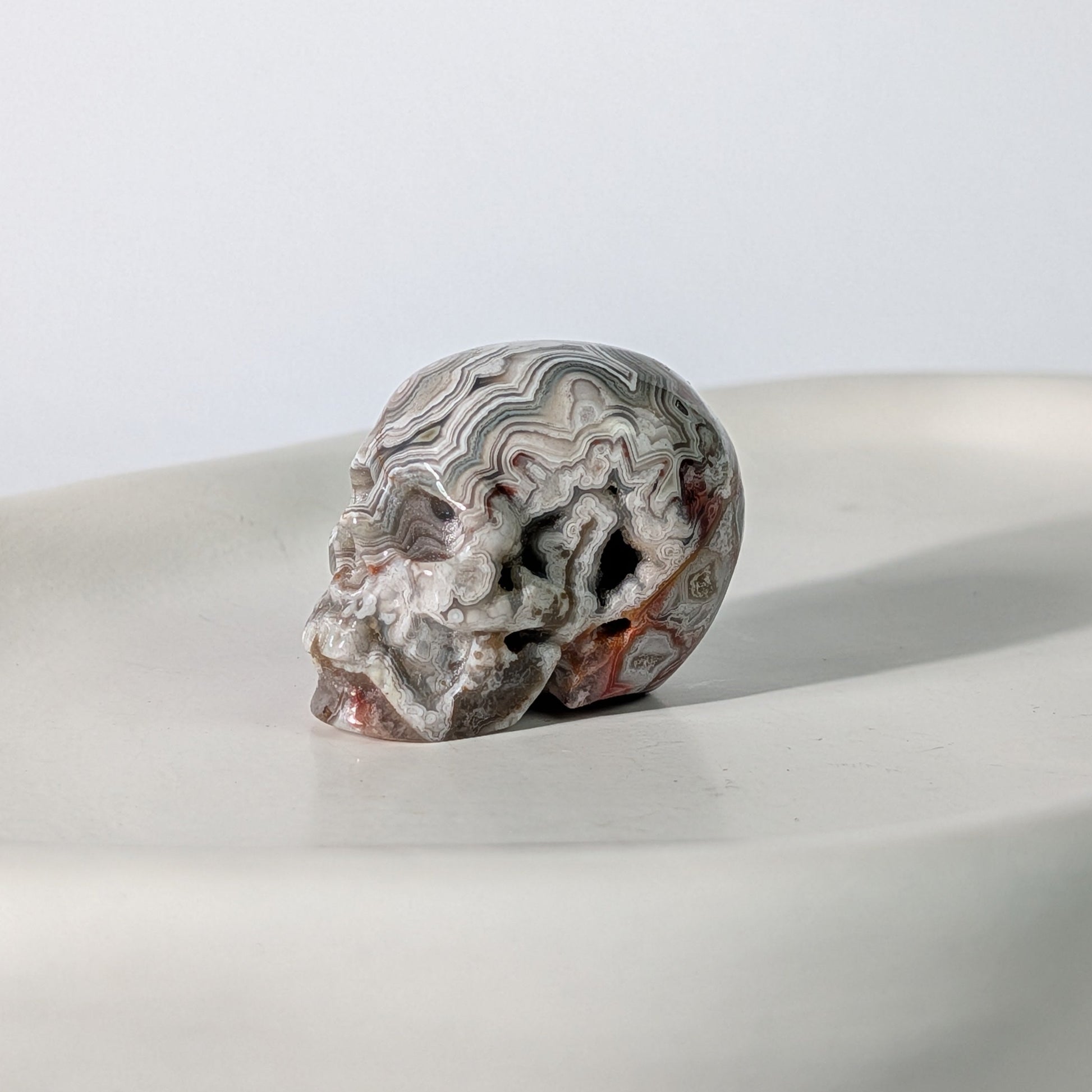 Bunter Kristallschädel Valdis Crazy Lace Achat 47g