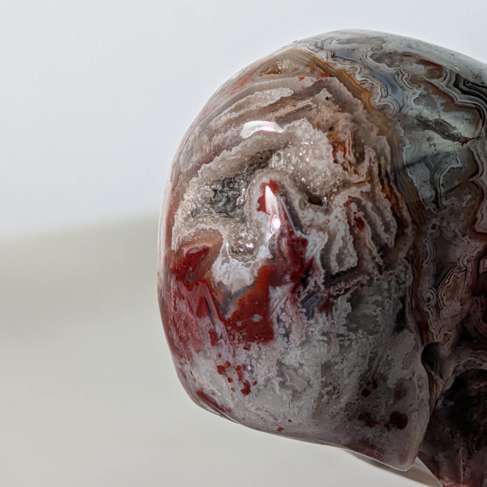 Bunter Kristallschädel Valdis Crazy Lace Achat 47g