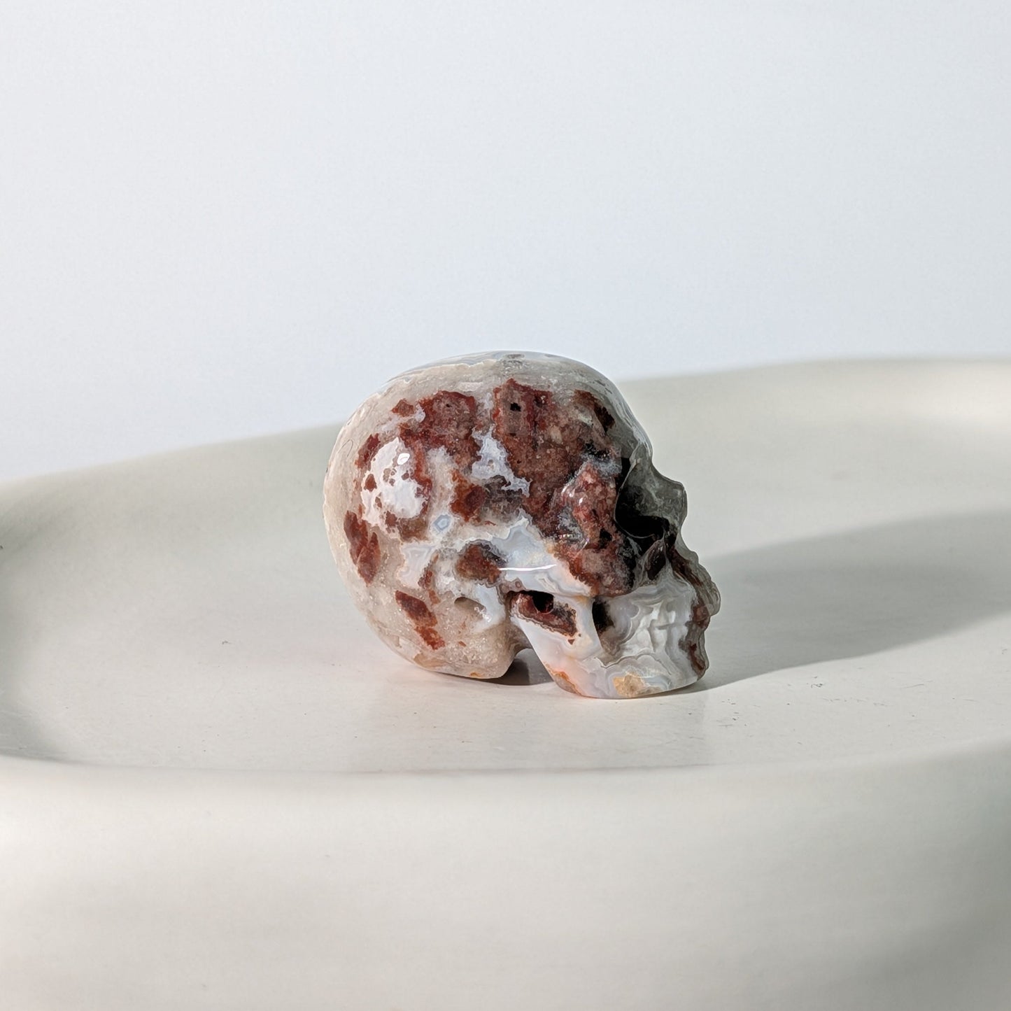 Bunter Kristallschädel Yakuul Crazy Lace Achat 39g gemustert