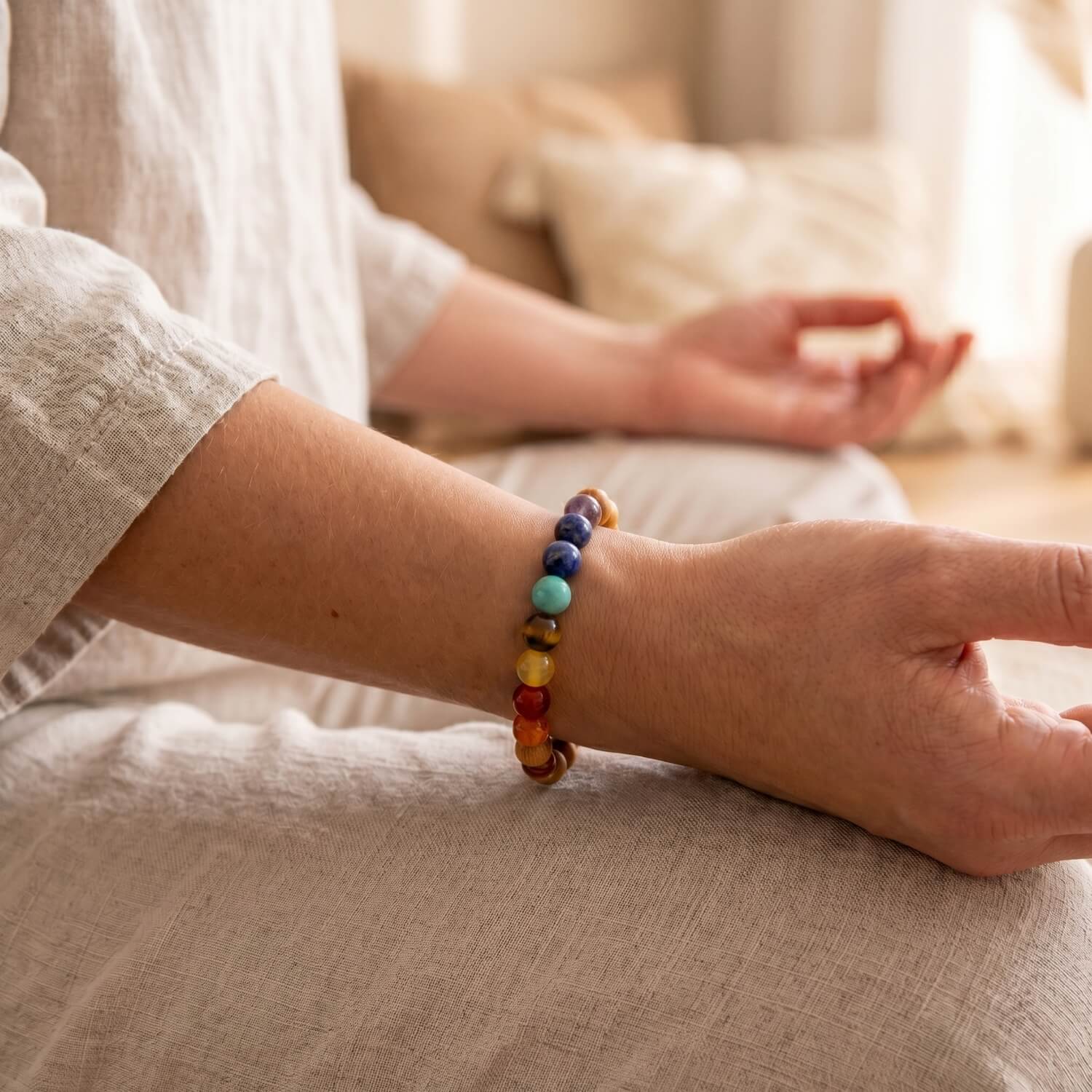 Chakra-Armband handgefertigt aus 7 Chakra-Edelsteinen