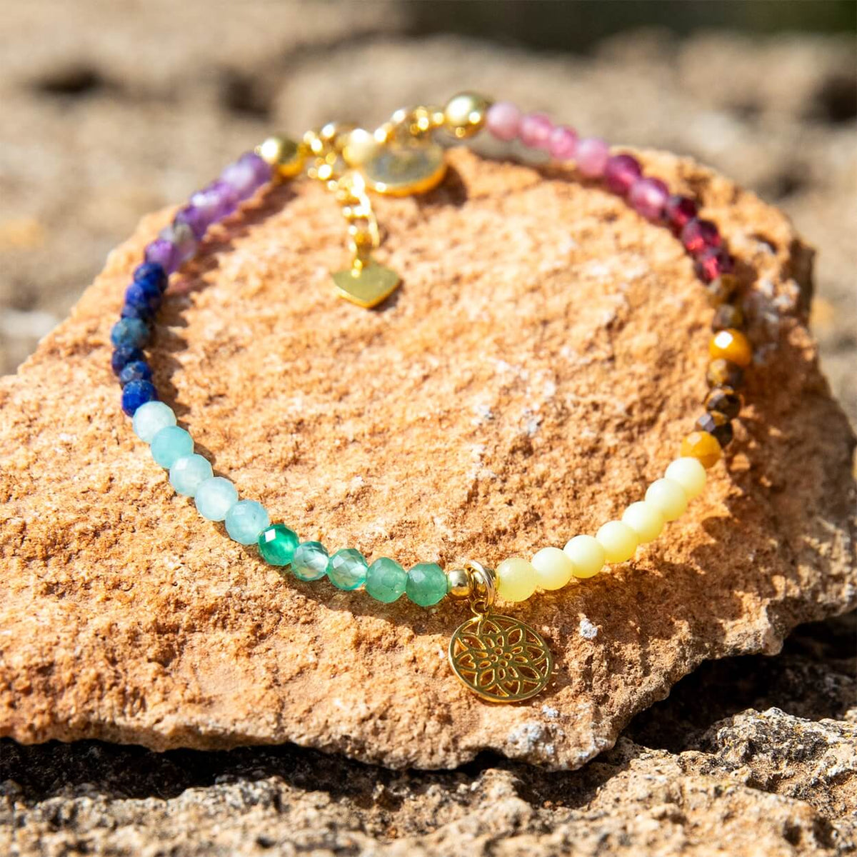 Chakra-Armband mit vergoldetem Lebensblume-Anhänger, Produktbild 6