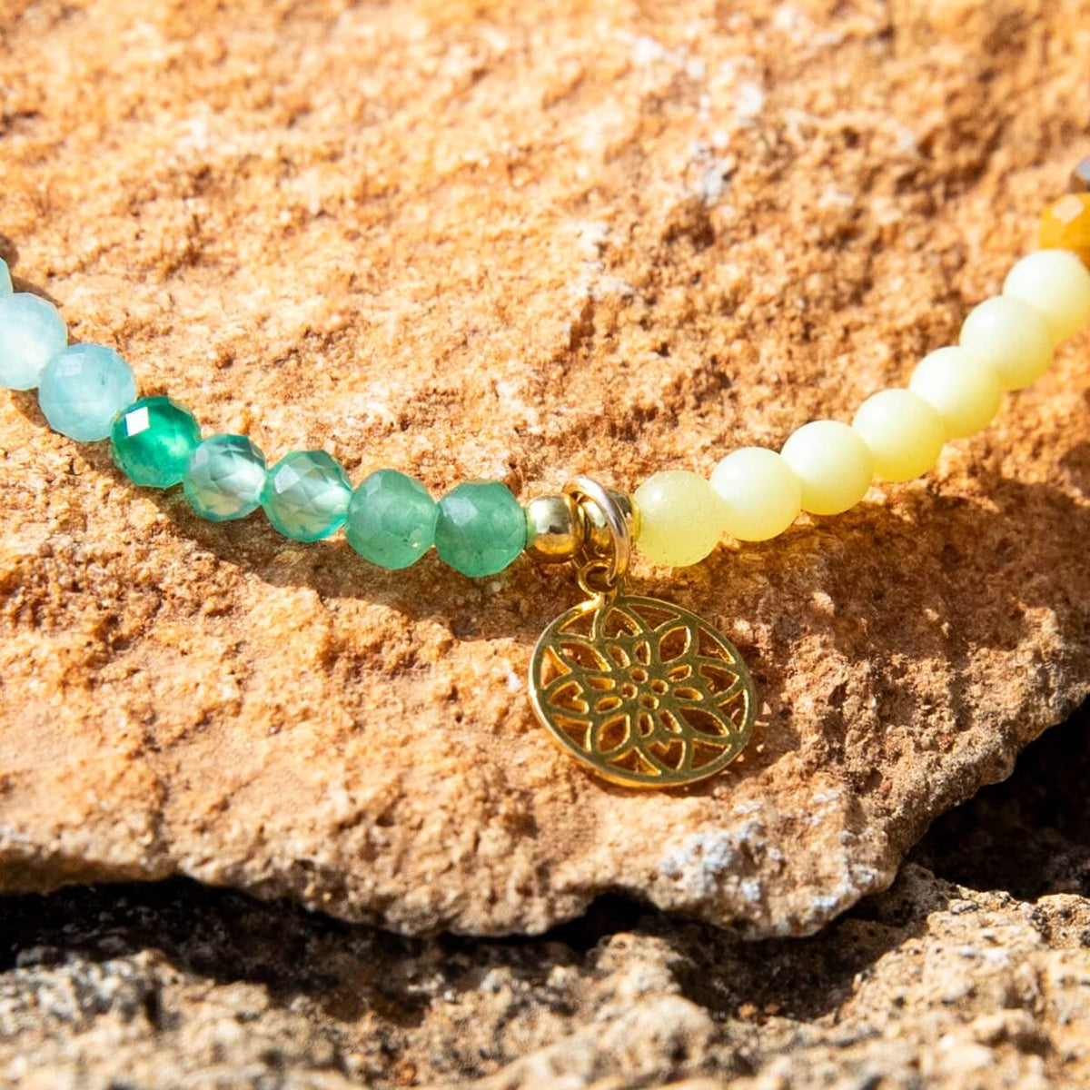 Chakra-Armband mit vergoldetem Lebensblume-Anhänger, Produktbild 7