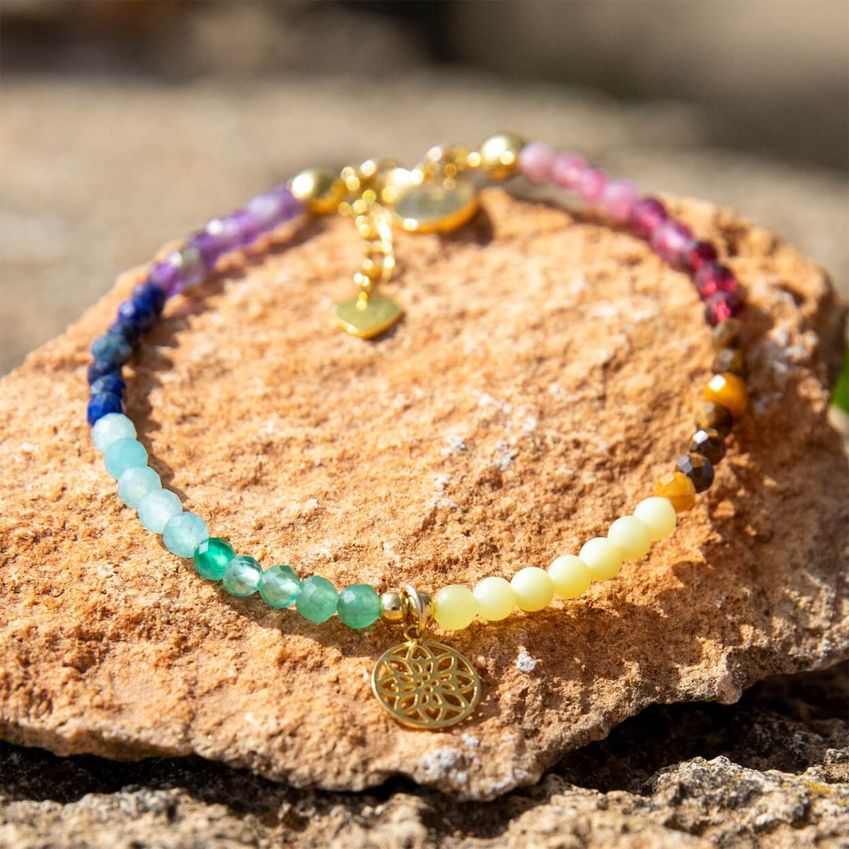 Chakra-Armband mit vergoldetem Lebensblume-Anhänger, Produktbild 8