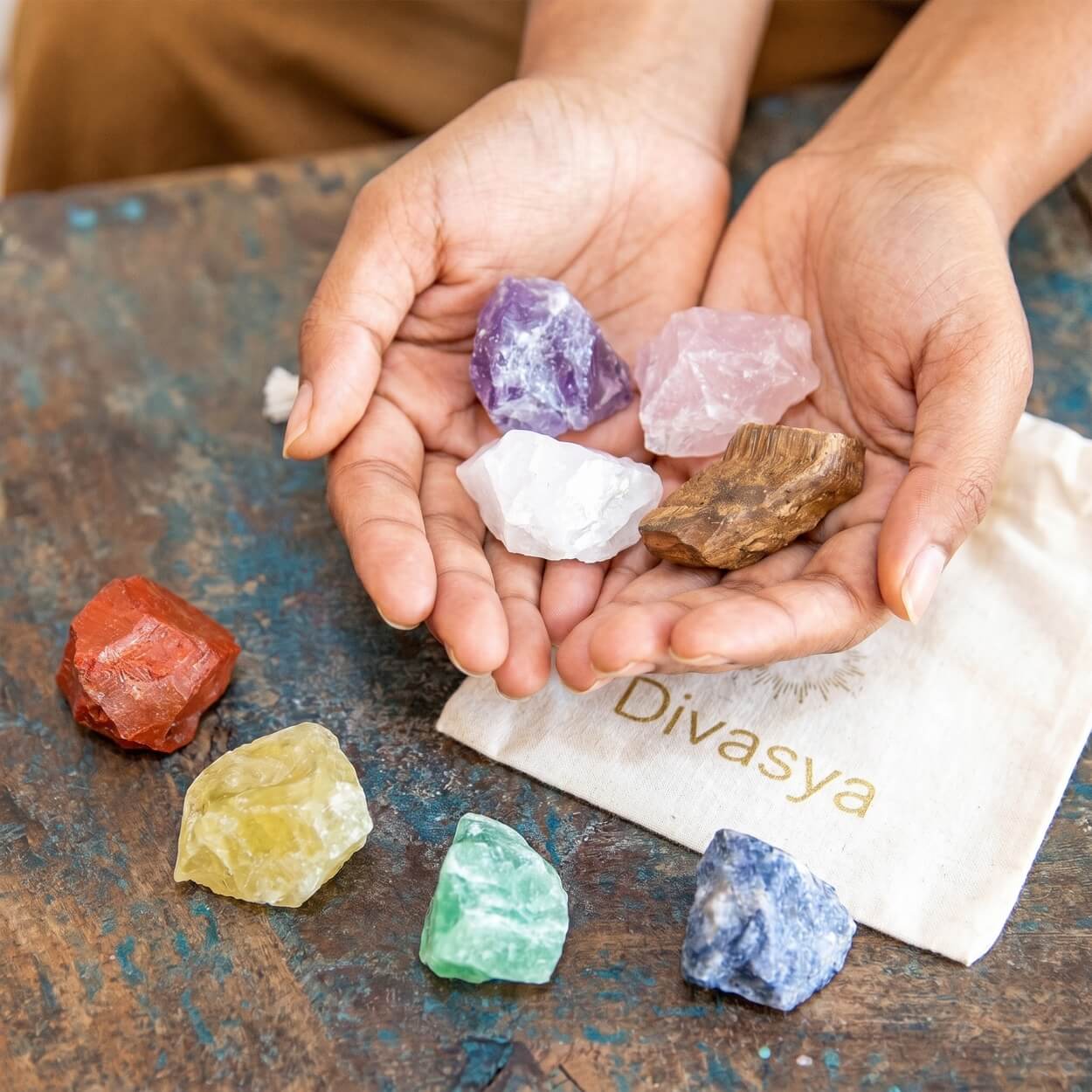 Chakra Steine Set mit 8 echten Rohsteinen im Überblick