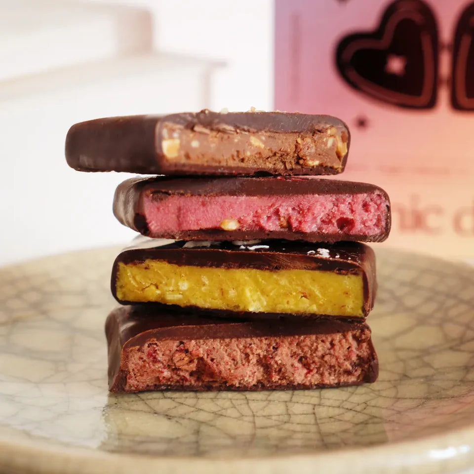 Cosmic Dealer Limitierte Edition | Gefüllte Nussmus Pralinen Box