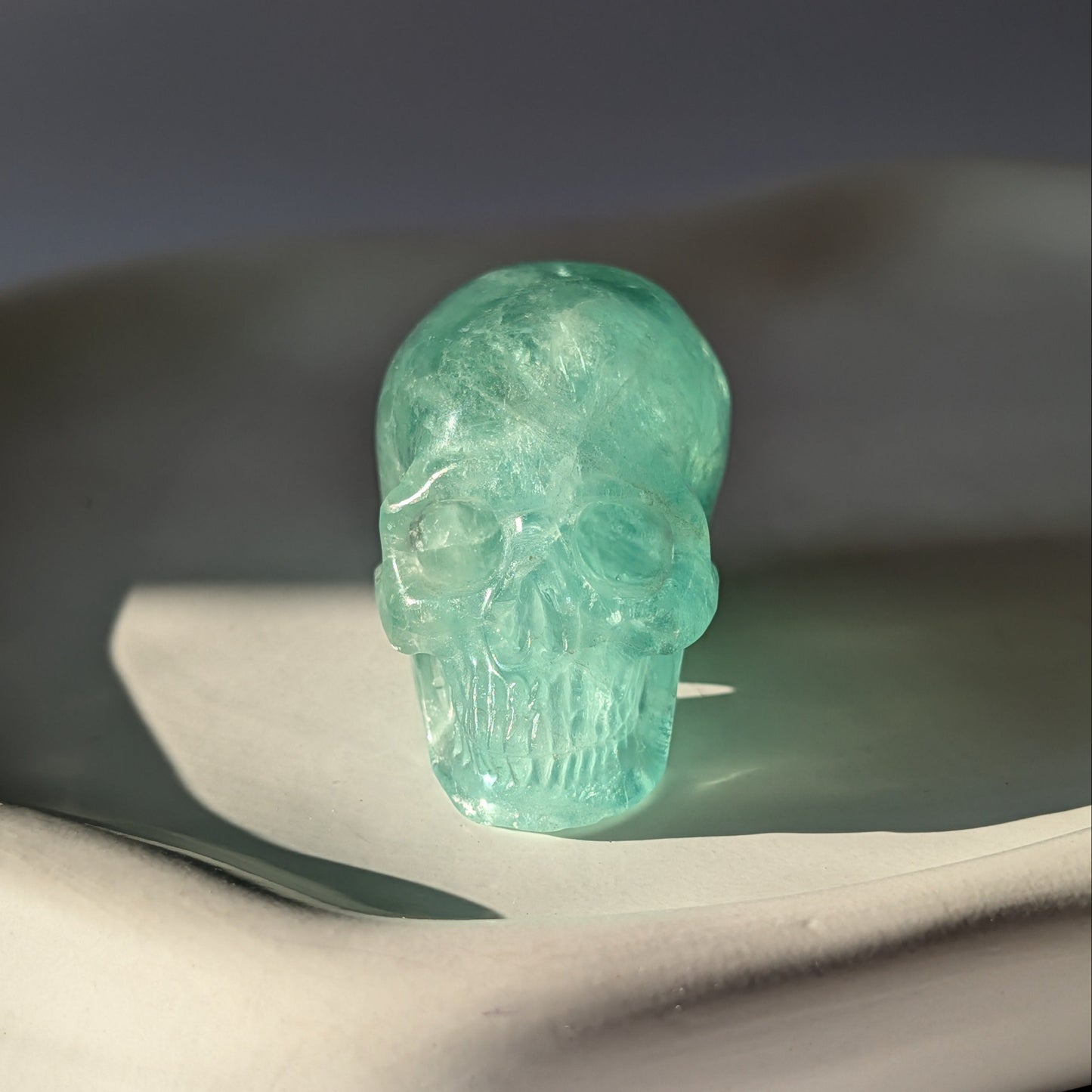 Grüner transparenter Kristallschädel Zul Fluorit 105g