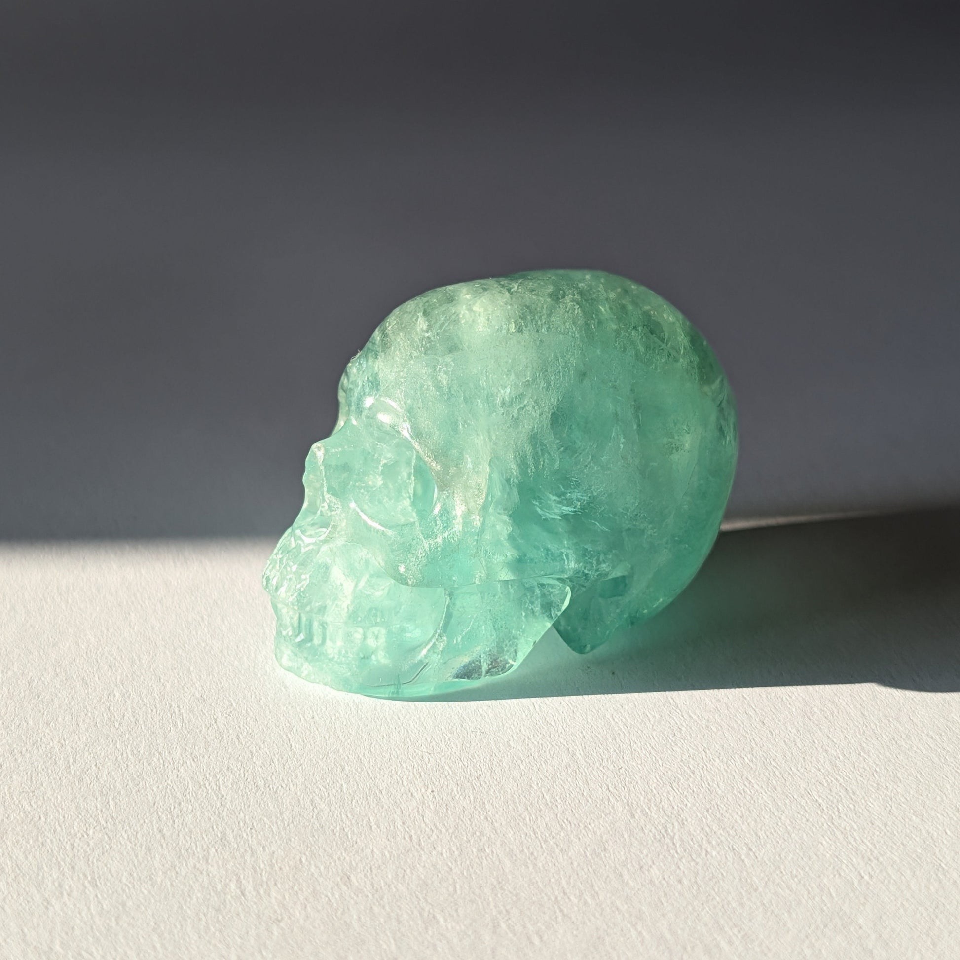 Grüner transparenter Kristallschädel Zul Fluorit 105g