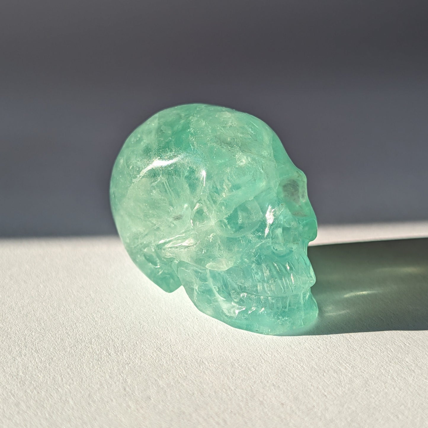 Grüner transparenter Kristallschädel Zul Fluorit 105g