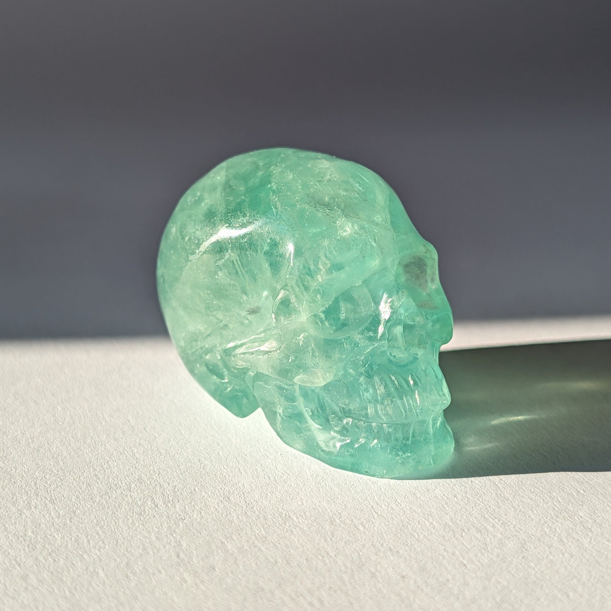 Grüner transparenter Kristallschädel Zul Fluorit 105g