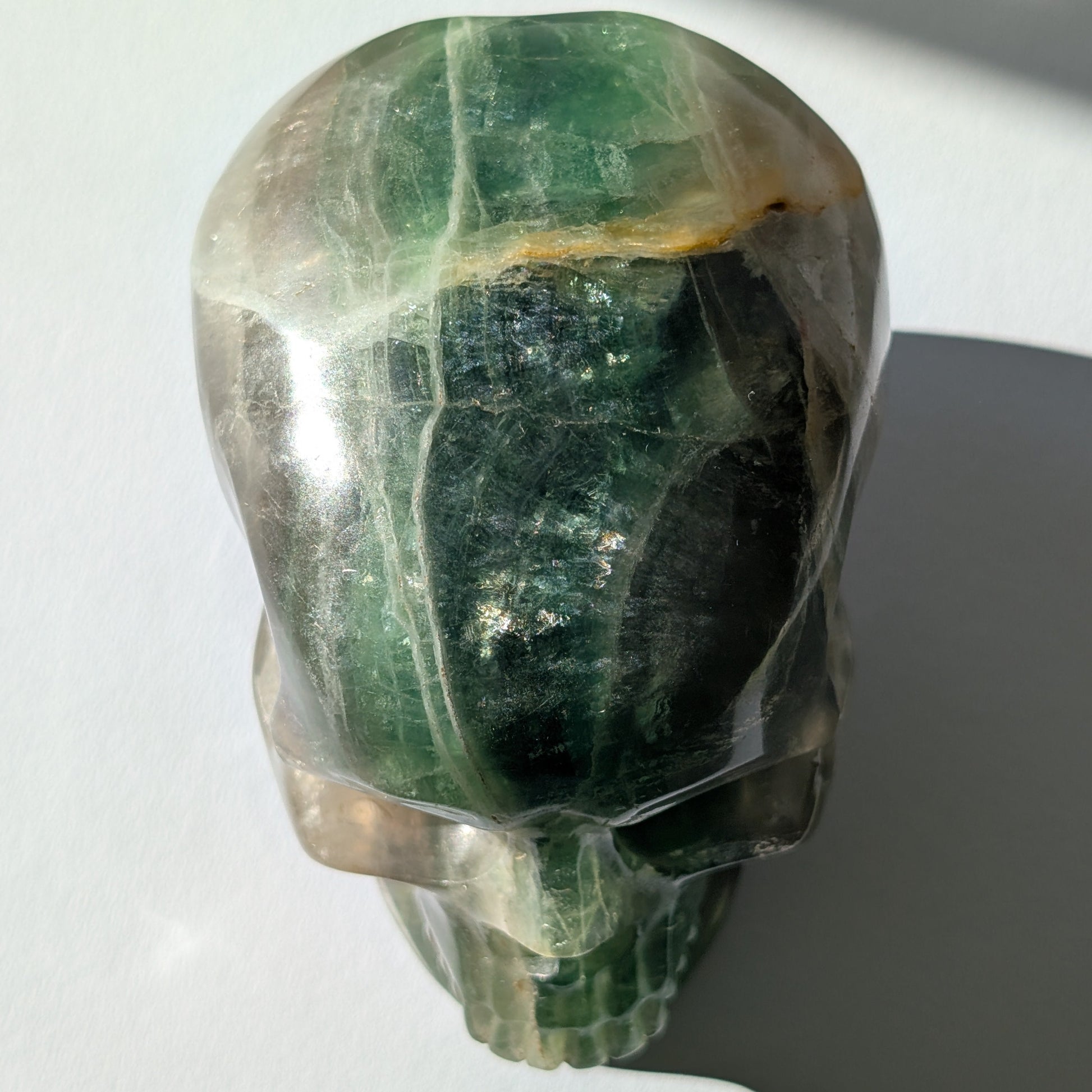 Großer Kristallschädel "Artas" (1.5kg) aus grünem und/oder violettem Fluorit.