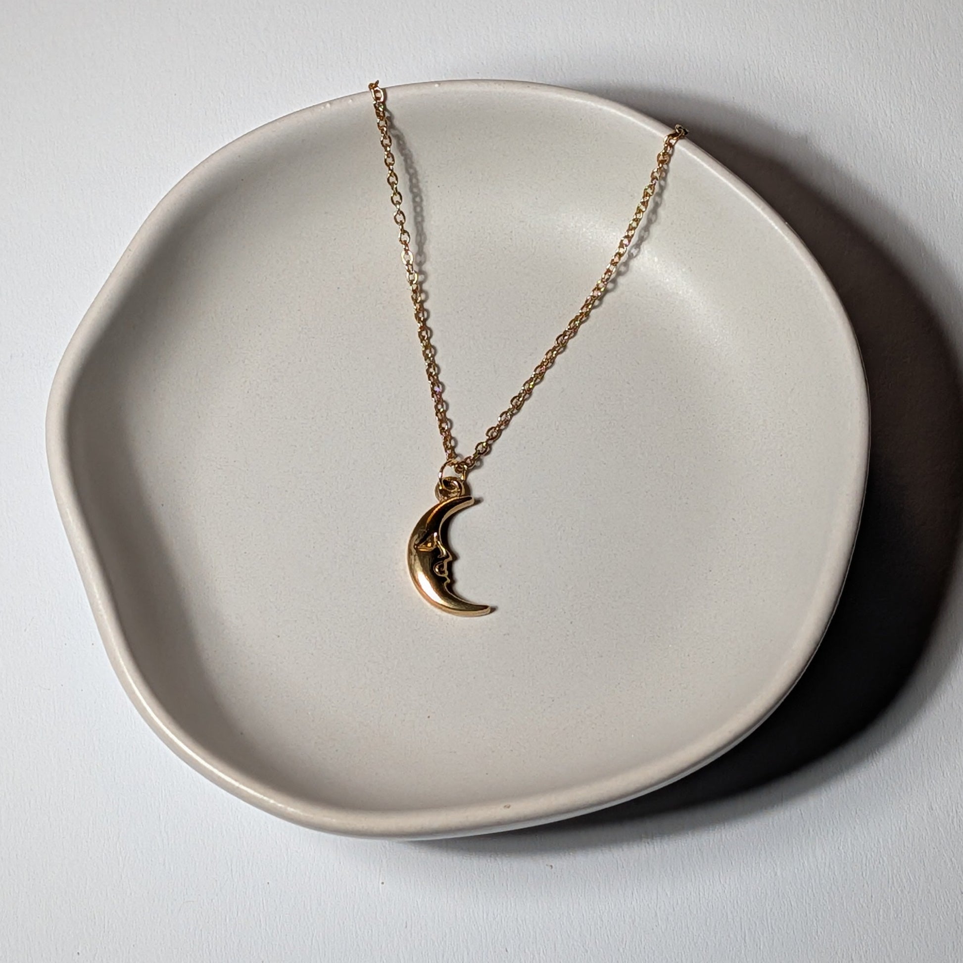 Halbmond Halskette Gold 18K Edelstahl Mondgesicht Anhänger Waterproof Temple of Desire