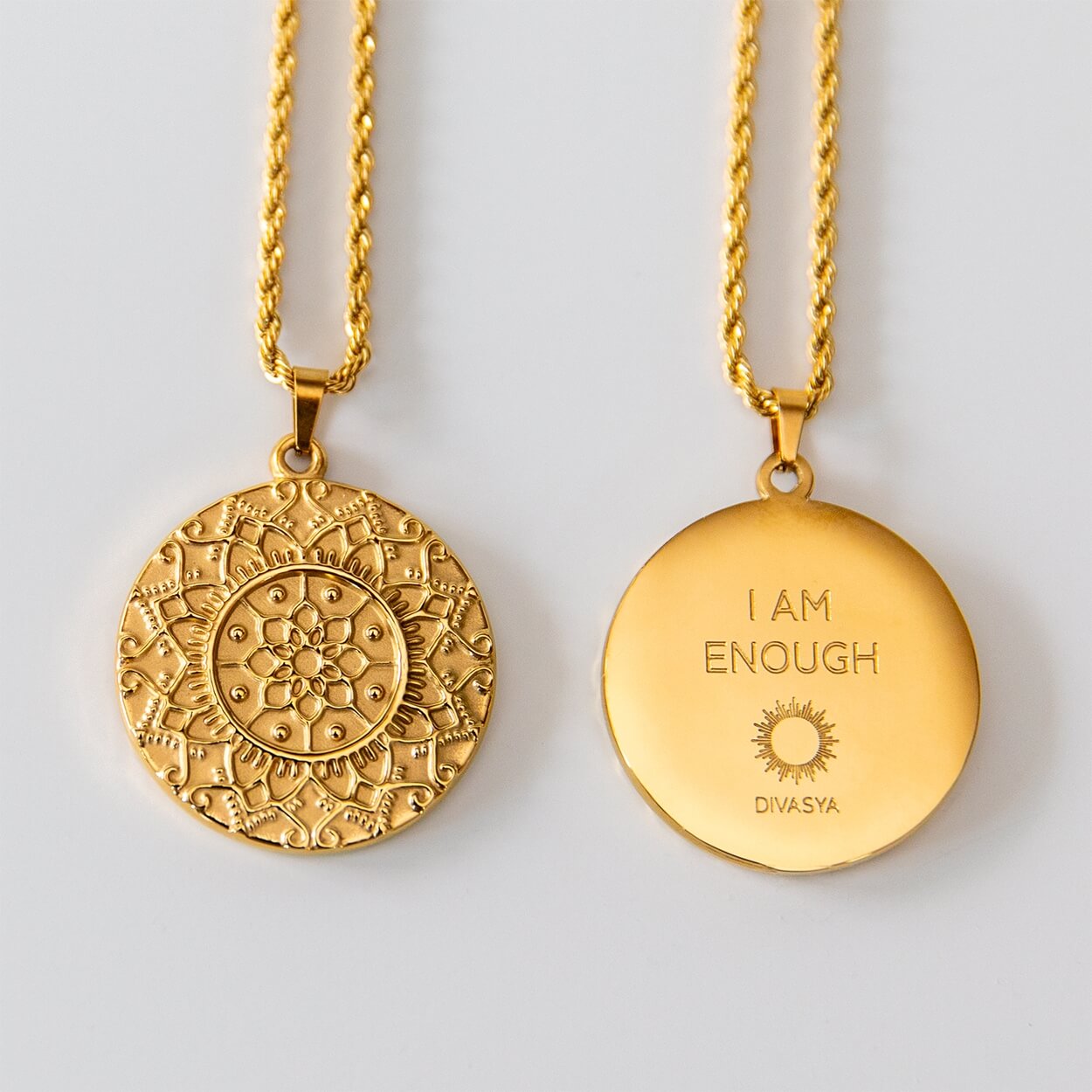 Mandala Kette I am enough auf hellem Untergrund